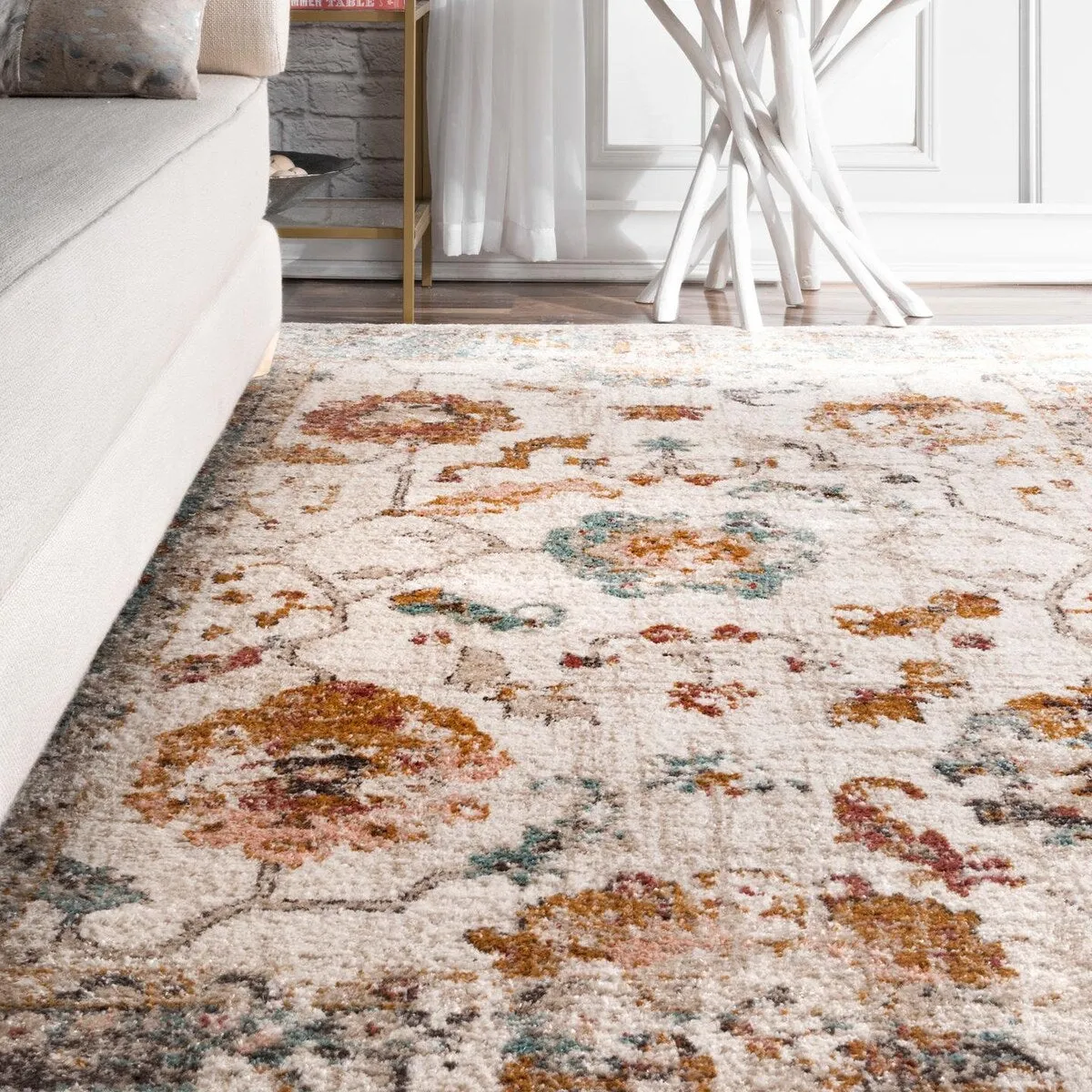 Nuloom Transitional Vintage Sasha Floral Ombre Border Area Rug