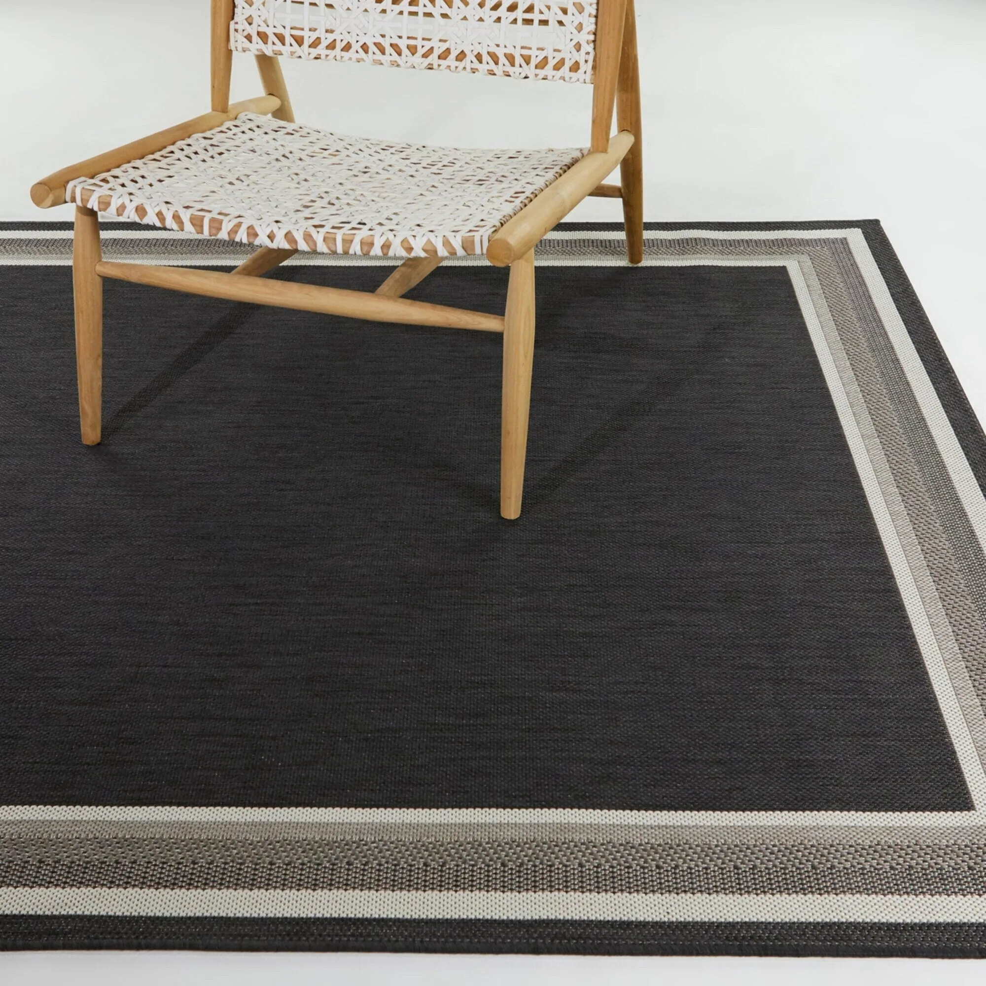 Oliver Striped Border Indoor/Outdoor Area Rug