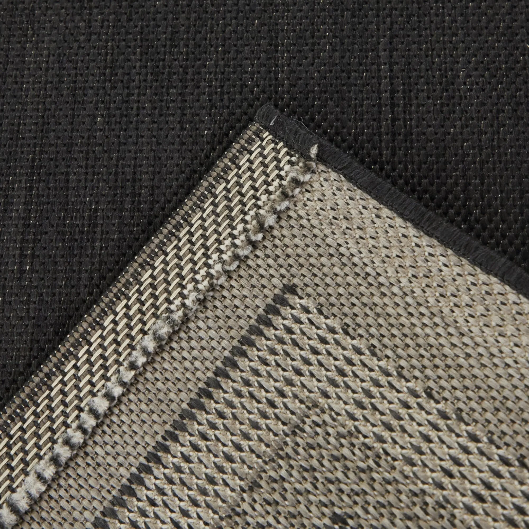 Oliver Striped Border Indoor/Outdoor Area Rug