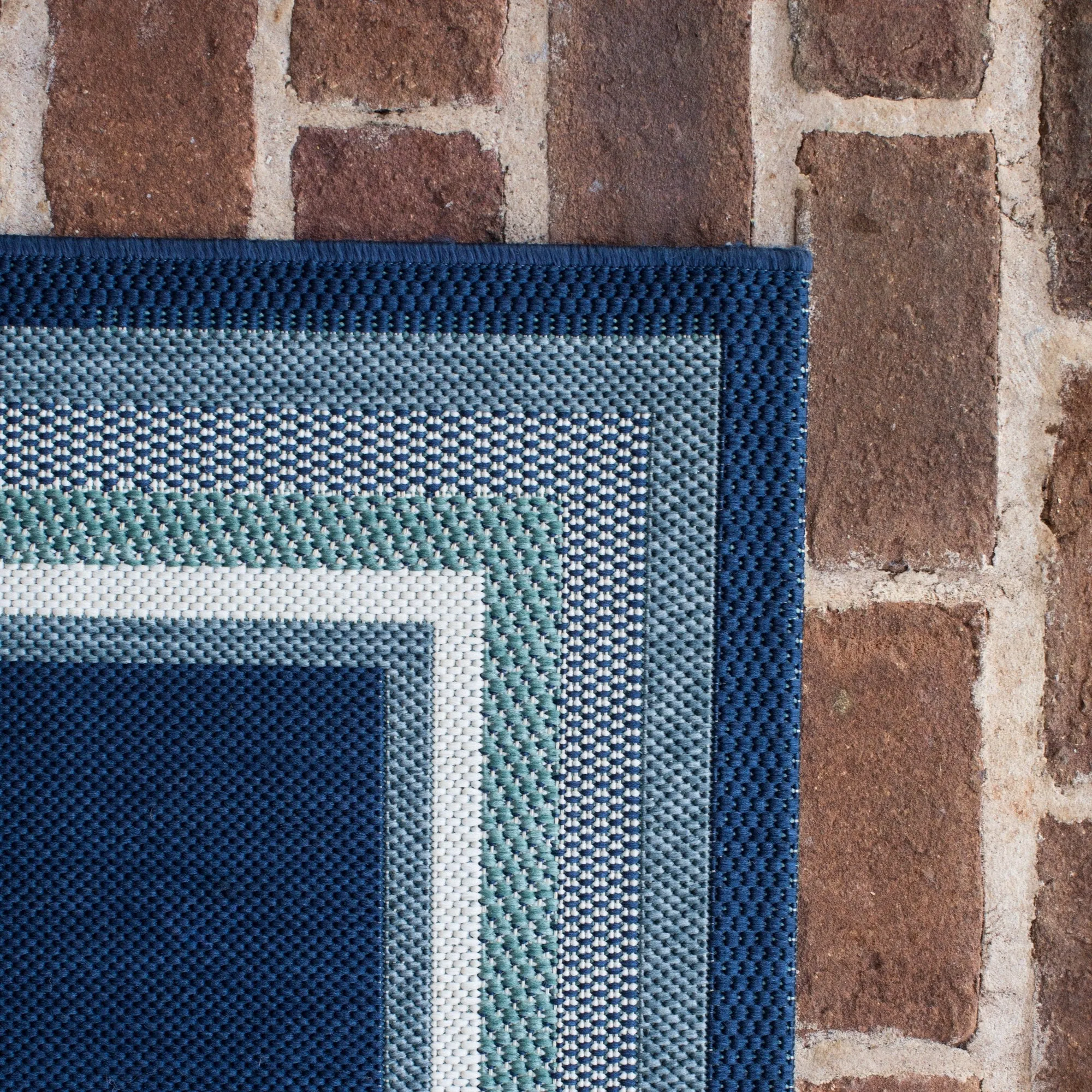 Oliver Striped Border Indoor/Outdoor Area Rug