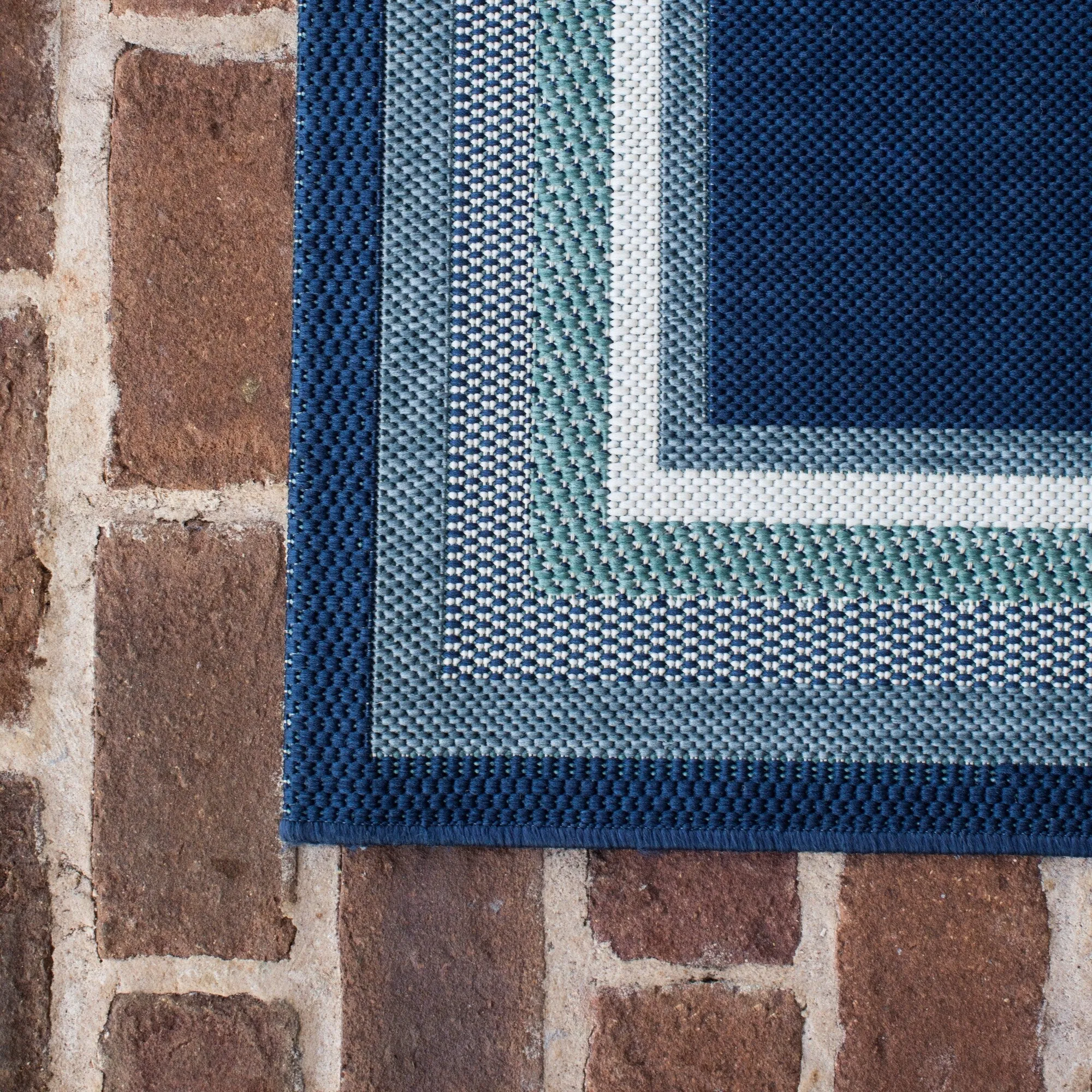 Oliver Striped Border Indoor/Outdoor Area Rug