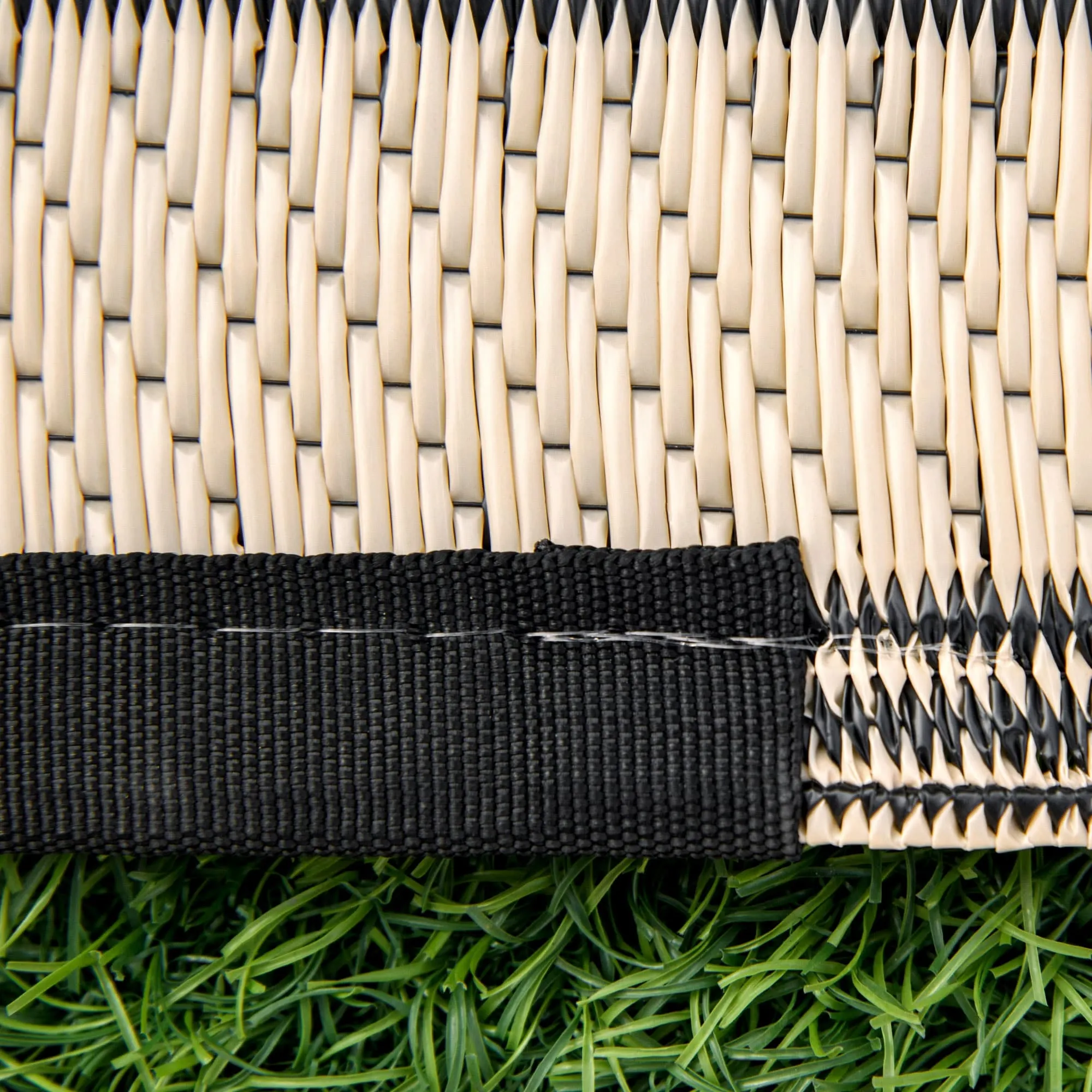 Outsunny Reversible Outdoor RV Rug. Patio Floor Mat. Plastic Straw Rug for Backyard. Deck. Picnic. Beach. Camping