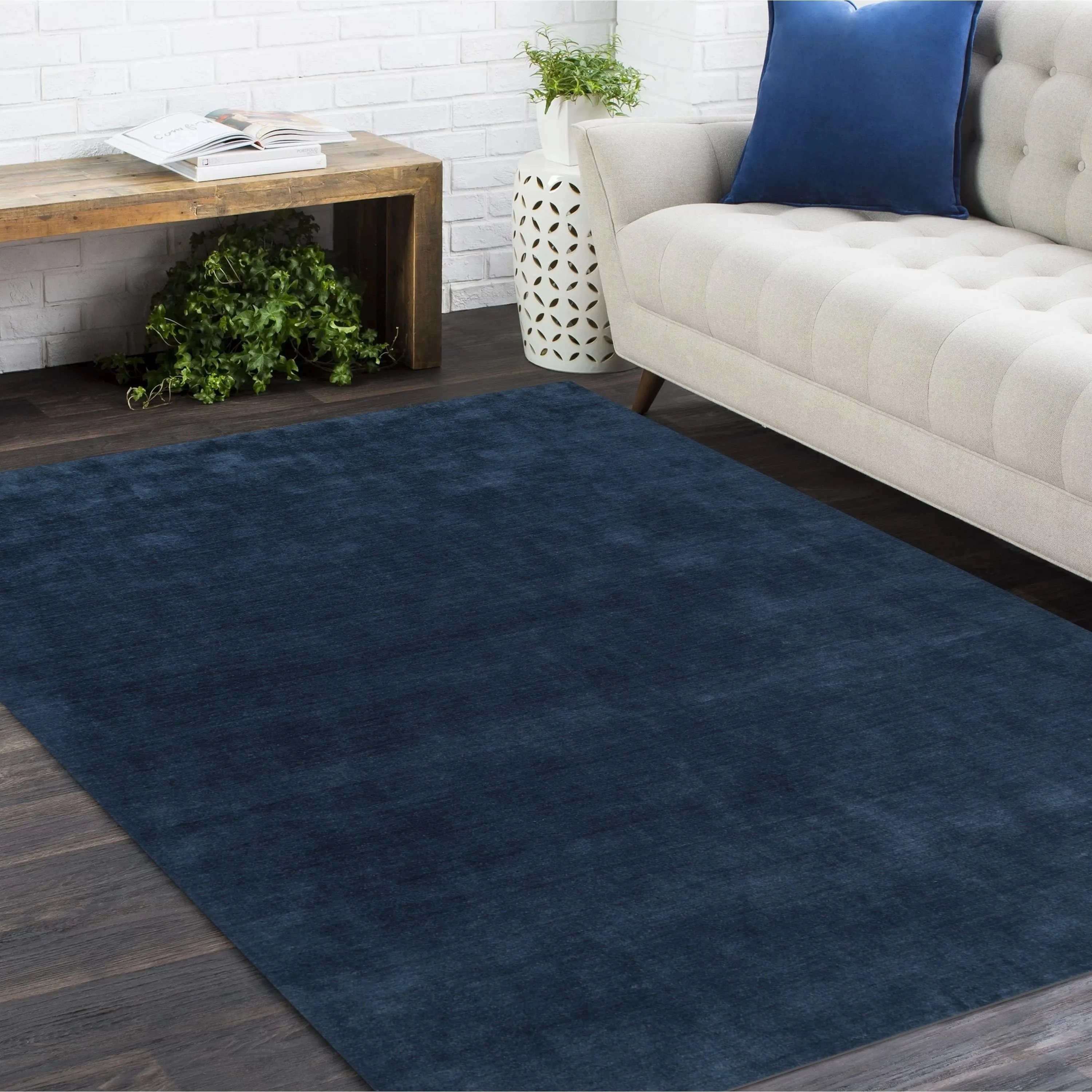 Overton Handmade Modern Contemporary Solid Area Rug