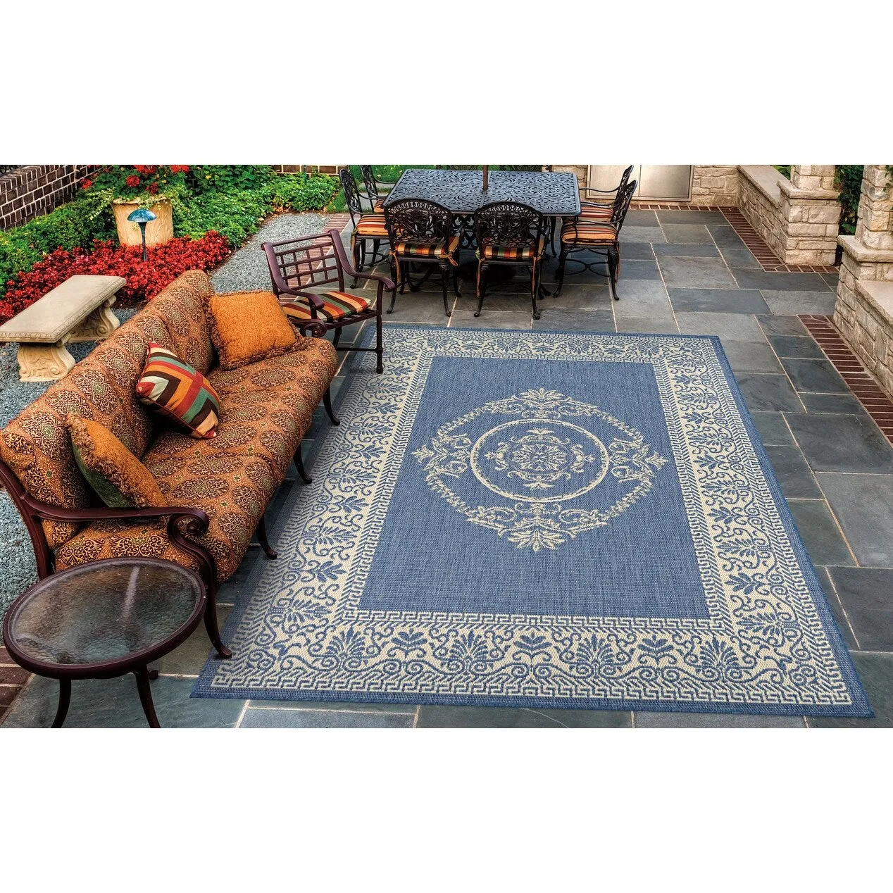 Pergola Emblem Indoor/ Outdoor Area Rug