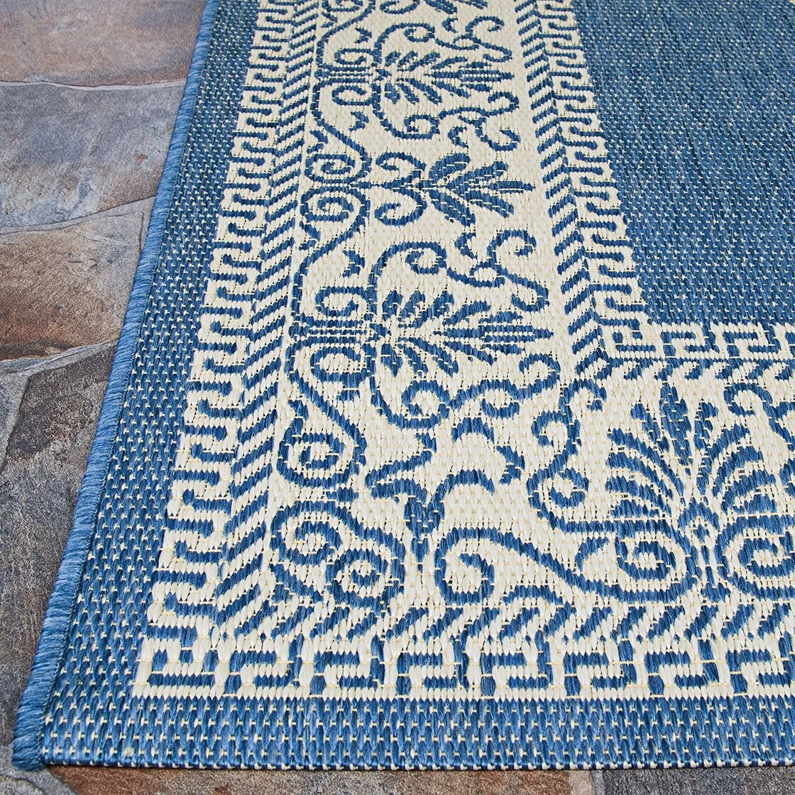 Pergola Emblem Indoor/ Outdoor Area Rug