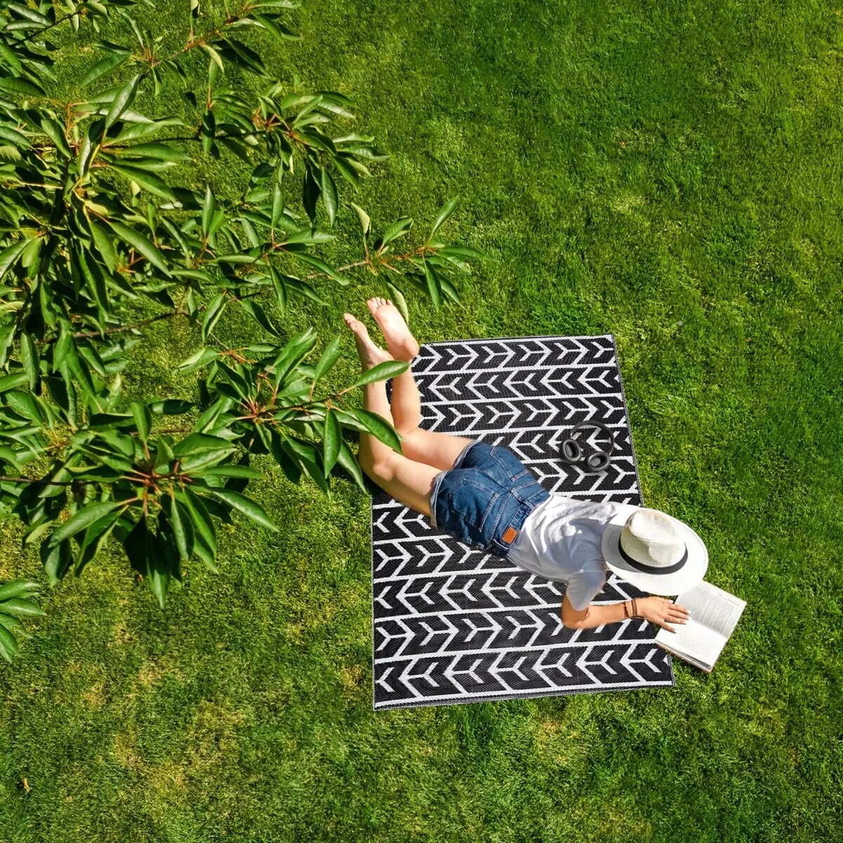 Playa Rug Outdoor Recycled Reversible Plastic Folded Mat/Rug Amsterdam Collection Lightweight & Weather. Water and UV Resistant