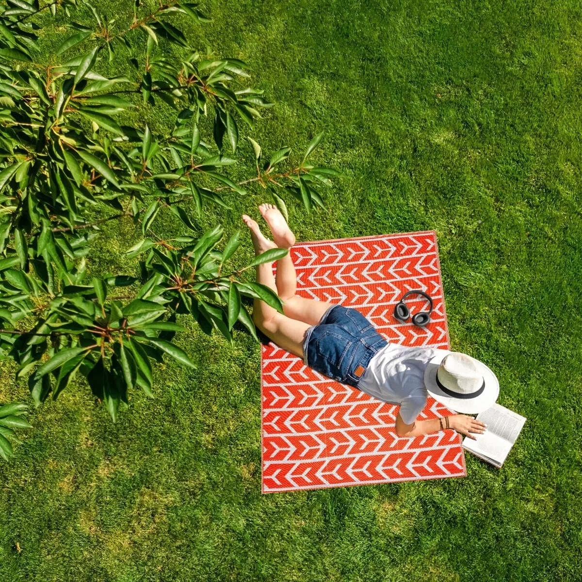 Playa Rug Outdoor Recycled Reversible Plastic Folded Mat/Rug Amsterdam Collection Lightweight & Weather. Water and UV Resistant