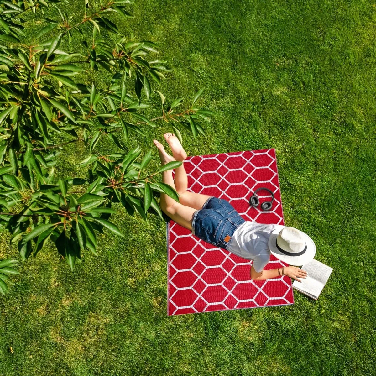Playa Rug Outdoor Recycled Reversible Plastic Folded Mat/Rug Milan Collection Lightweight & Weather. Water and UV Resistant