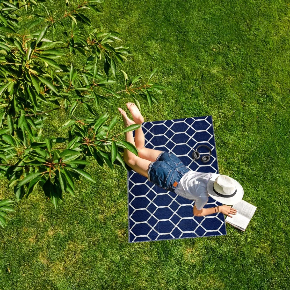 Playa Rug Outdoor Recycled Reversible Plastic Folded Mat/Rug Milan Collection Lightweight & Weather. Water and UV Resistant