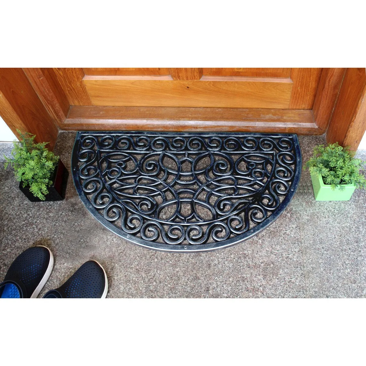 RugSmith Black Moulded Trellis Half-round Rubber Doormat. 18 x 30