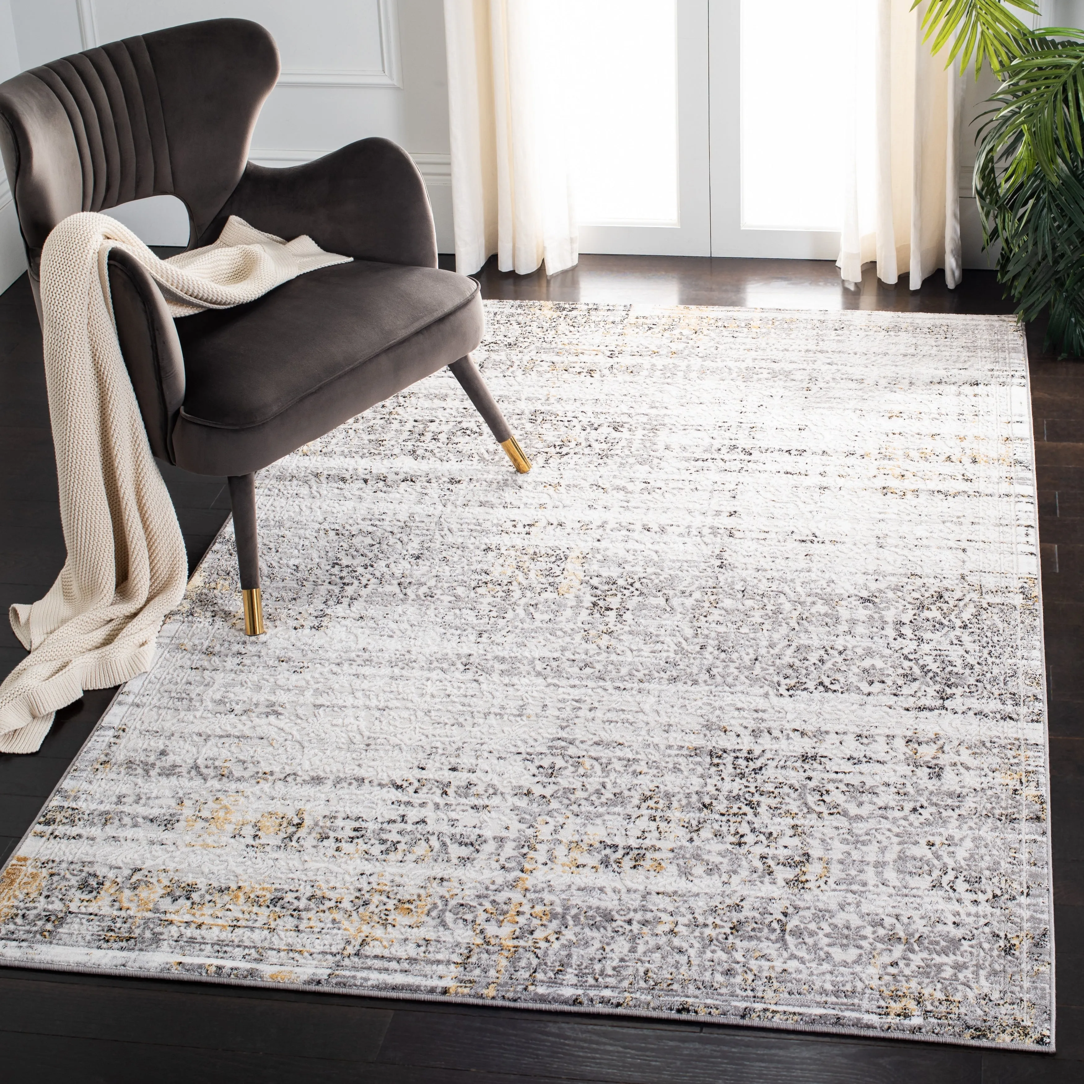 SAFAVIEH Amelia Guenievre Abstract Distressed Rug