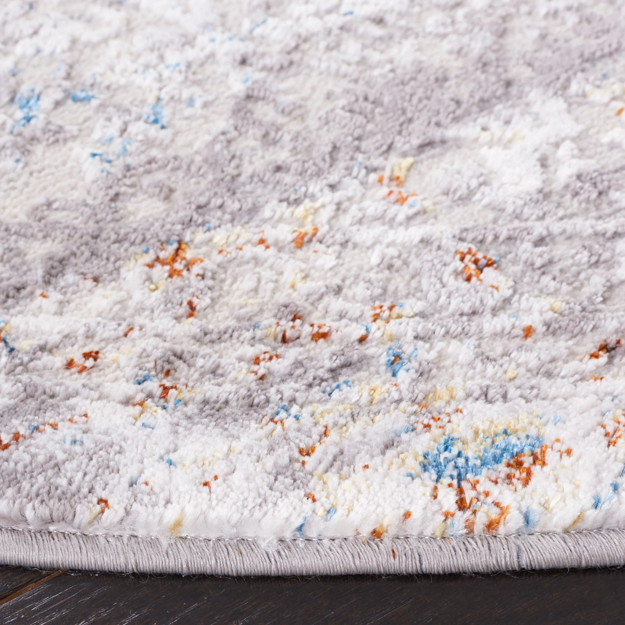 SAFAVIEH Amelia Guenievre Abstract Distressed Rug