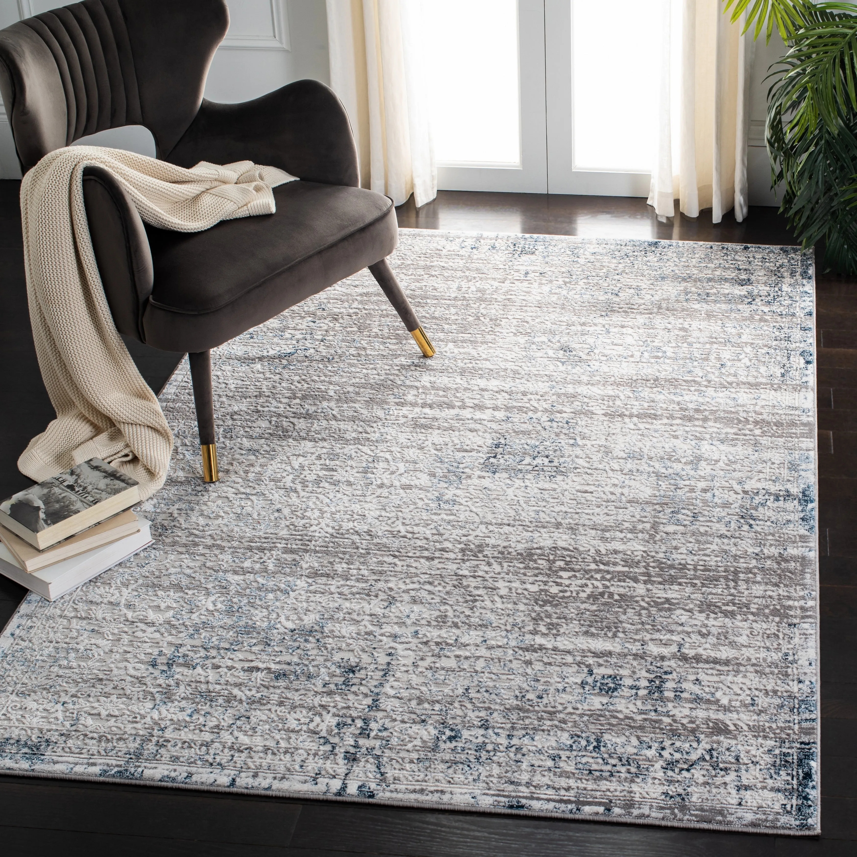 SAFAVIEH Amelia Guenievre Abstract Distressed Rug