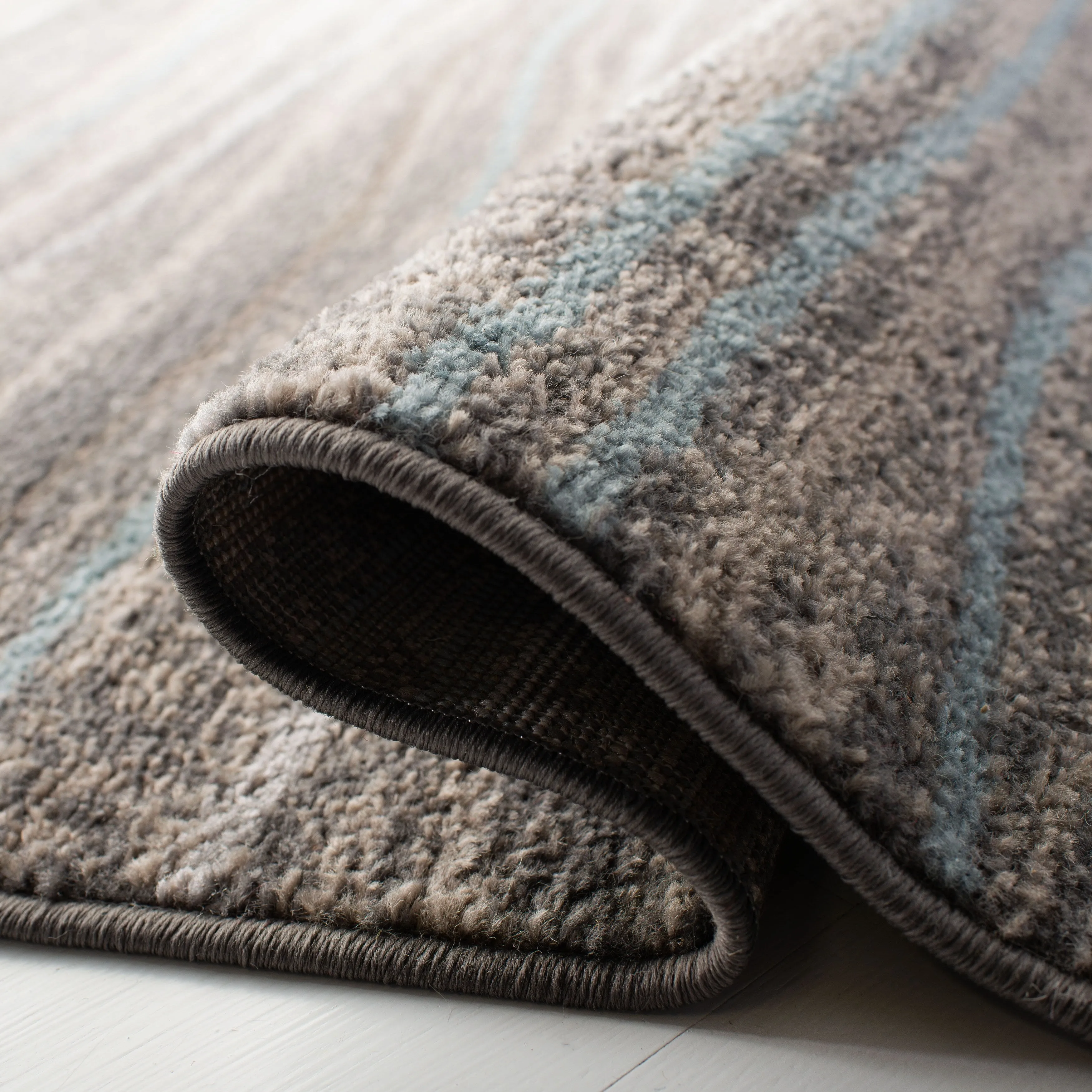 SAFAVIEH Amsterdam Stancuta Modern Rug