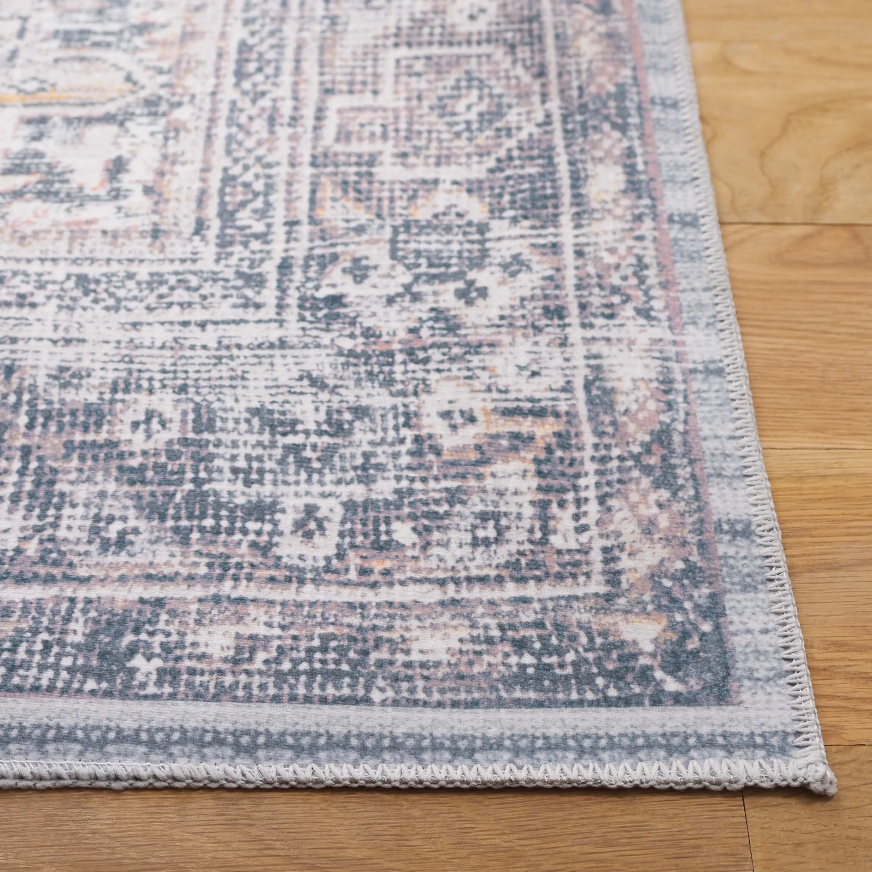 SAFAVIEH Arizona Karmija Vintage Machine Washable Rug