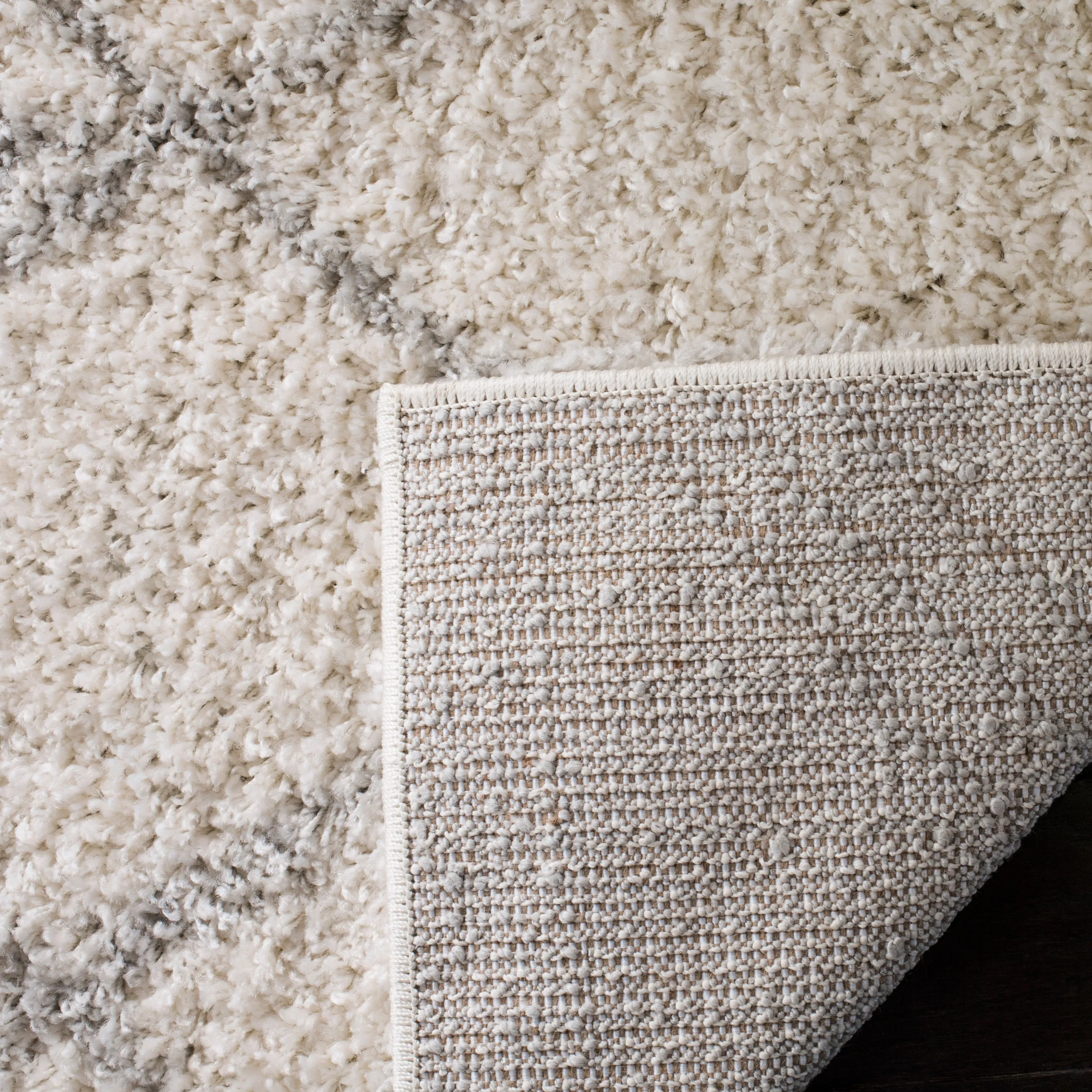 SAFAVIEH Arizona Shag Sissy 1.2-inch Thick Rug
