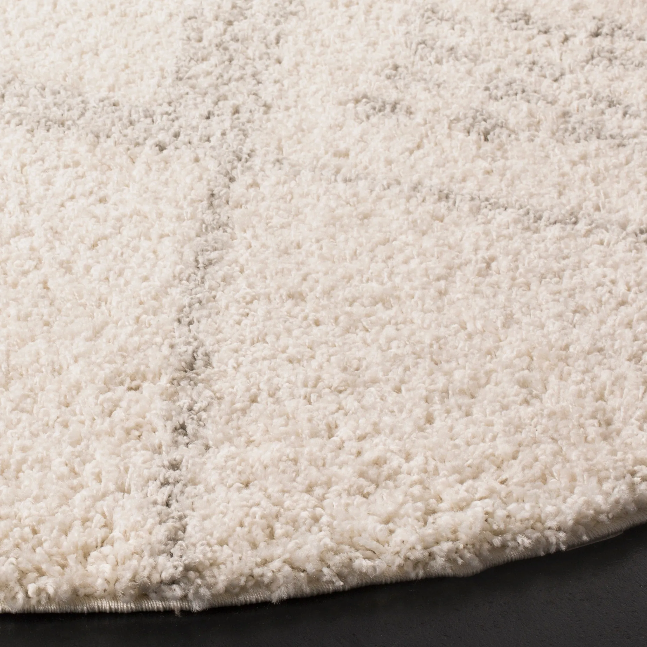 SAFAVIEH Arizona Shag Sissy 1.2-inch Thick Rug
