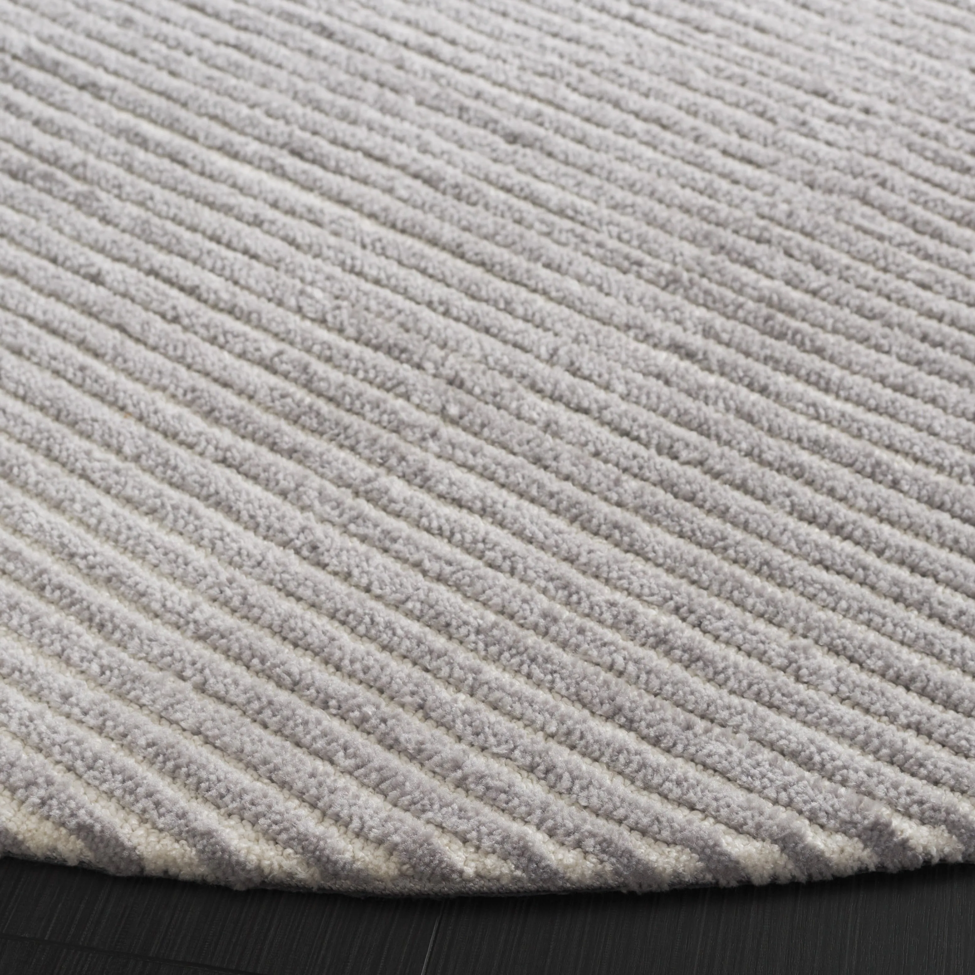 SAFAVIEH Audrey Poula Modern Stripe Rug