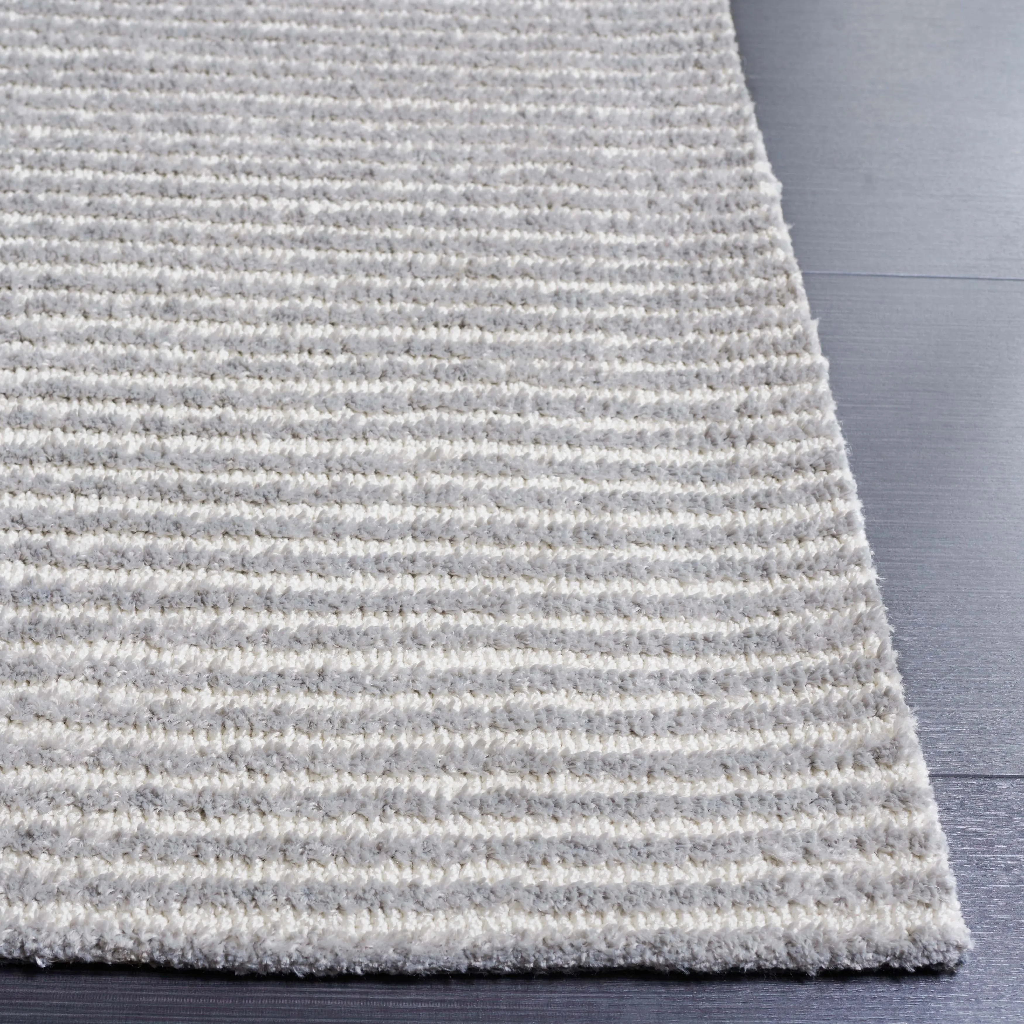 SAFAVIEH Audrey Poula Modern Stripe Rug