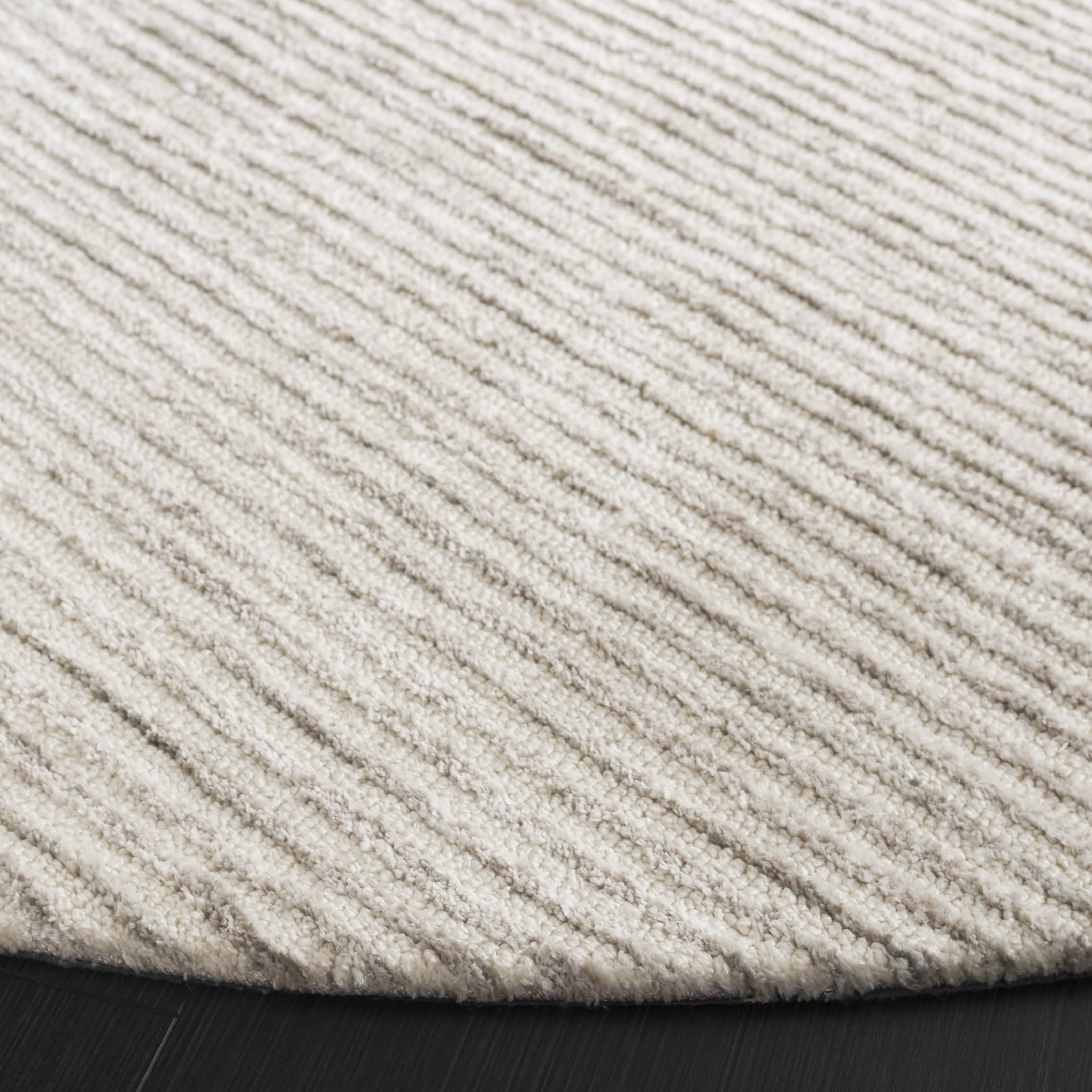 SAFAVIEH Audrey Poula Modern Stripe Rug