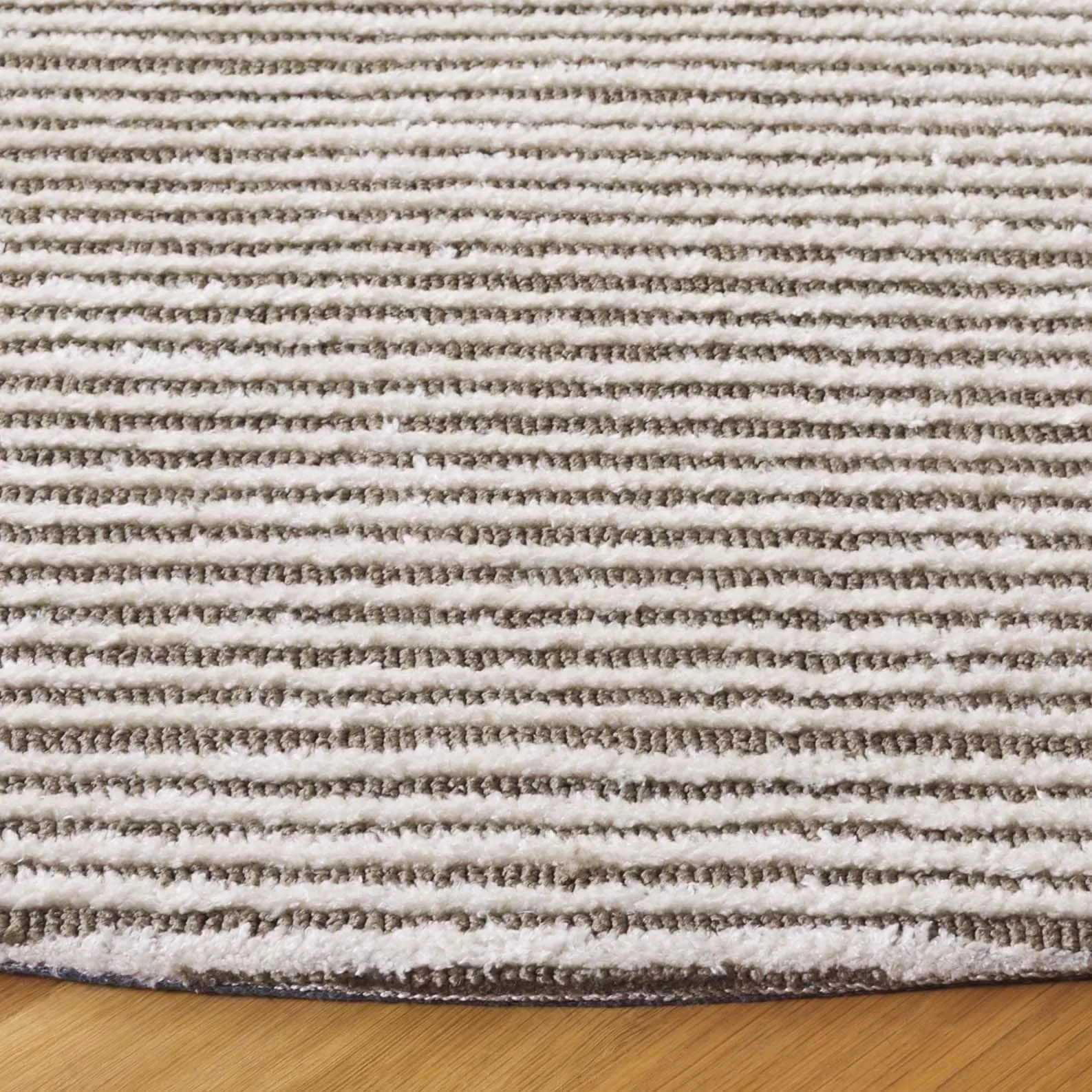 SAFAVIEH Audrey Poula Modern Stripe Rug