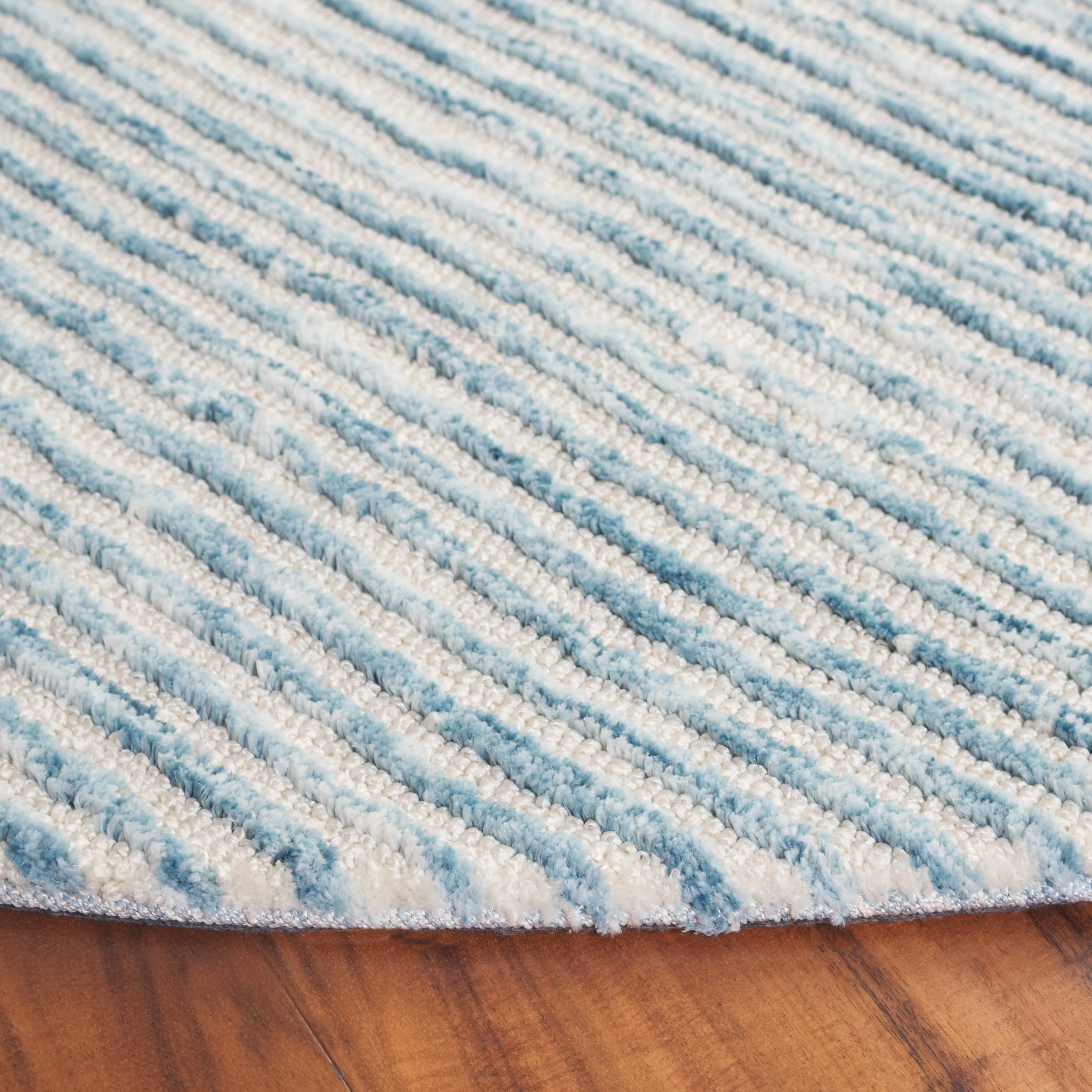 SAFAVIEH Audrey Poula Modern Stripe Rug