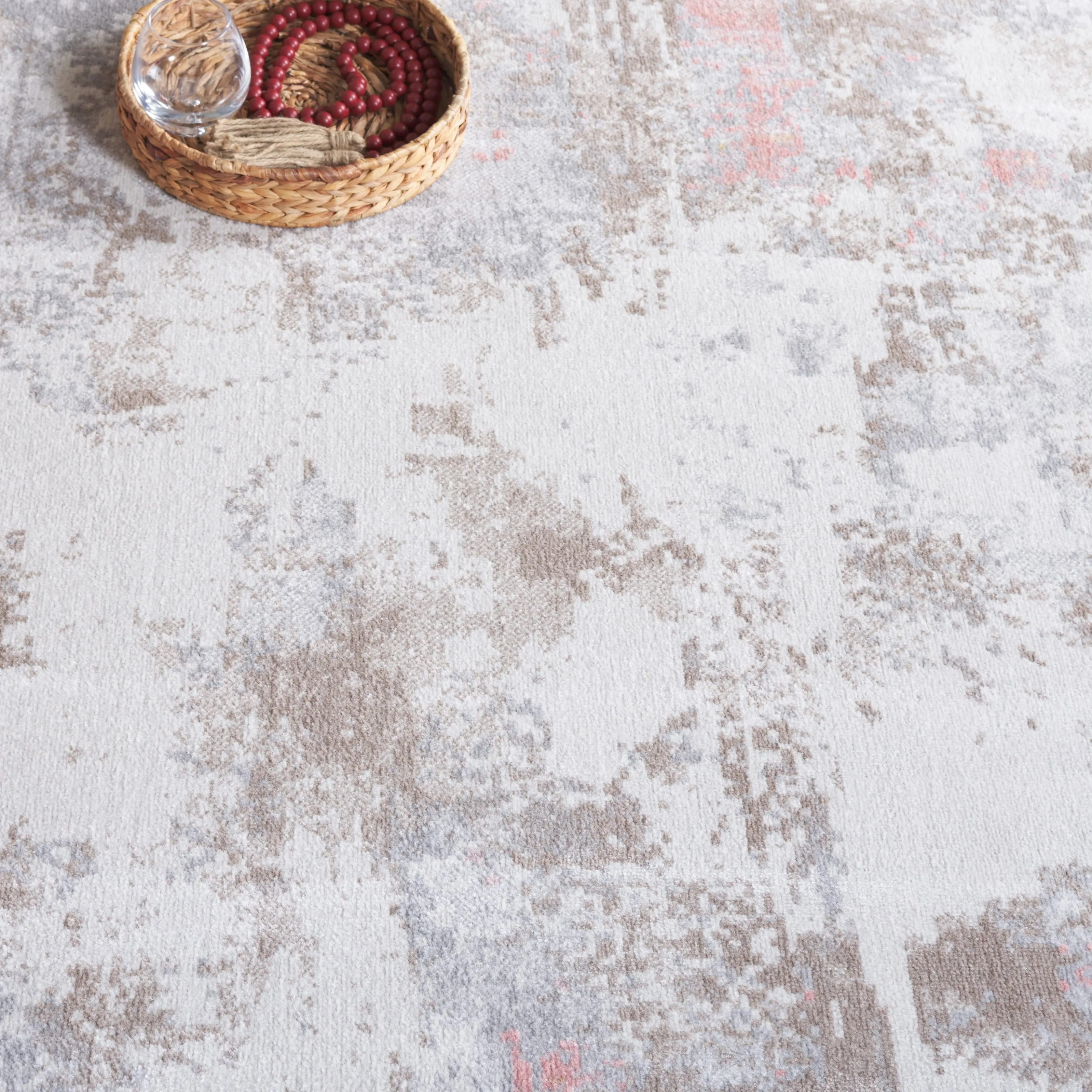 SAFAVIEH Bayside Machine Washable Drahusa Modern Abstract Rug