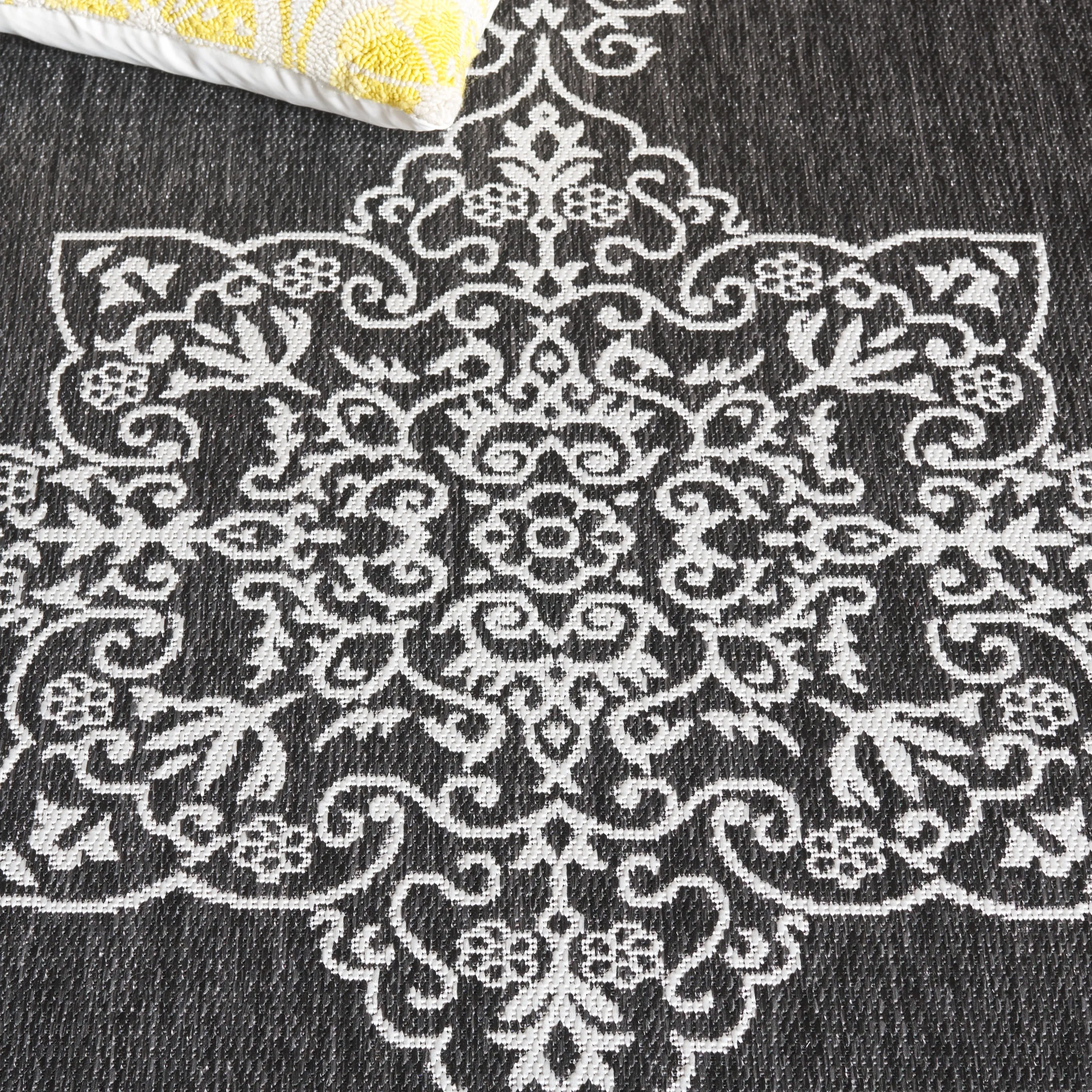 SAFAVIEH Beach House Fetie Transitional Rug
