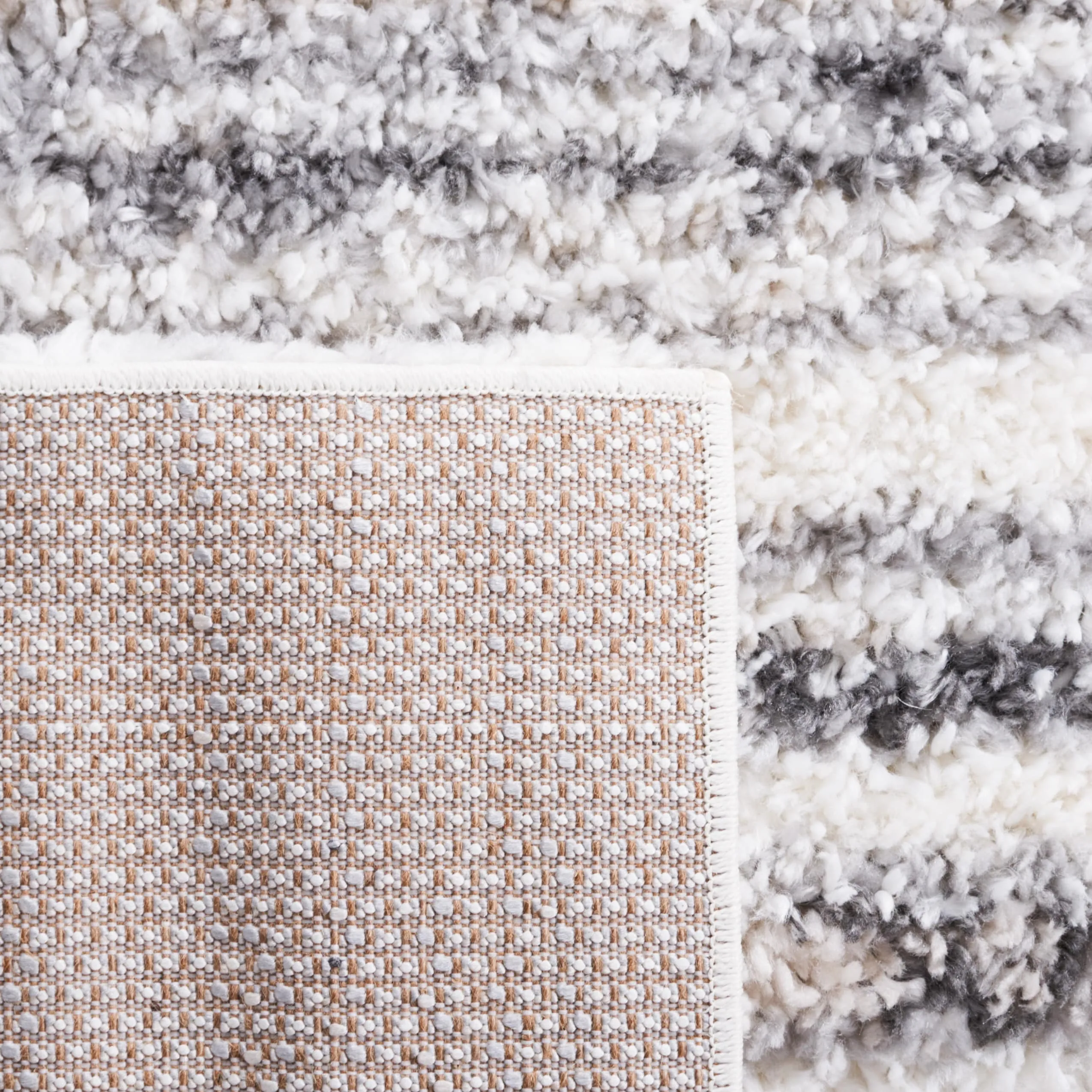 SAFAVIEH Berber Shag Eukene Abstract Rug