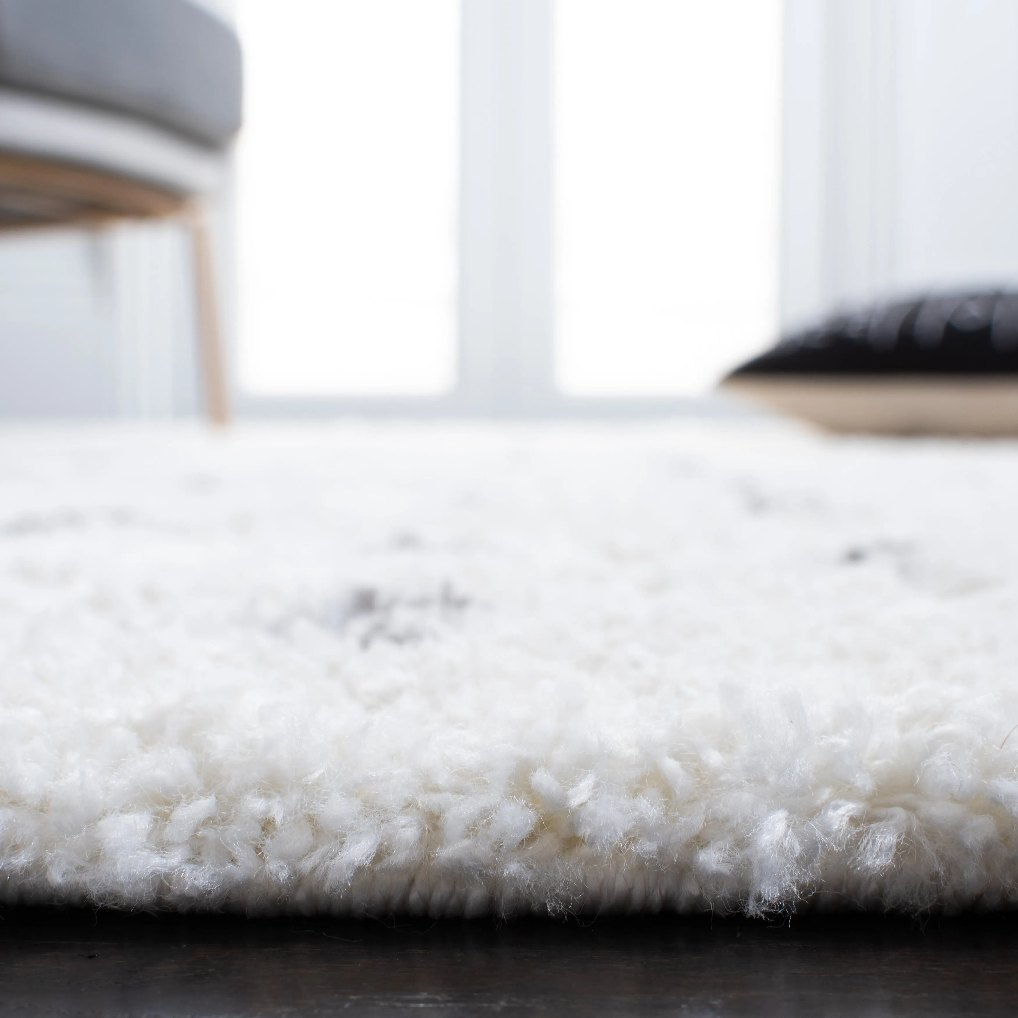 SAFAVIEH Berber Shag Ferda 1.2-inch Thick Rug
