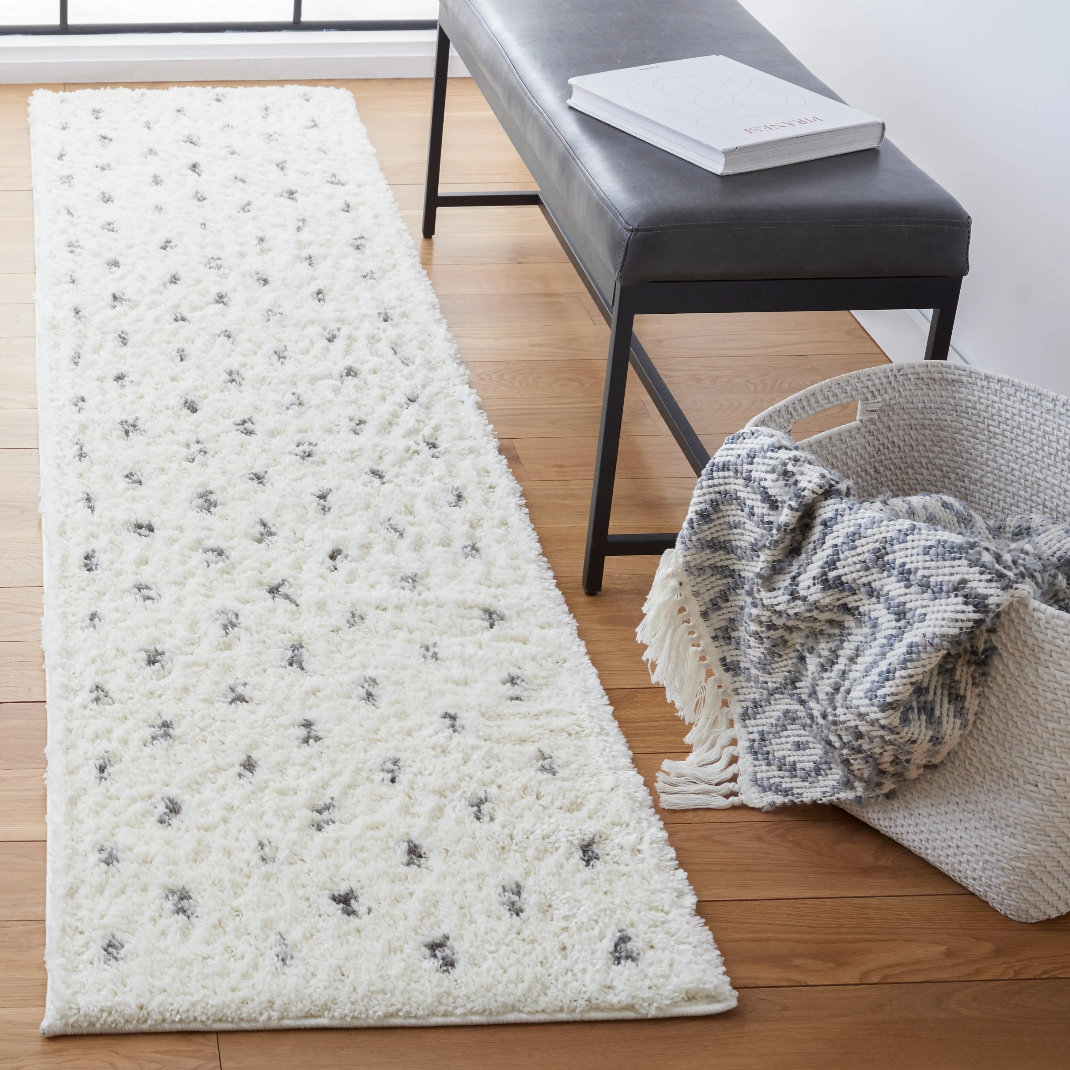 SAFAVIEH Berber Shag Ferda 1.2-inch Thick Rug