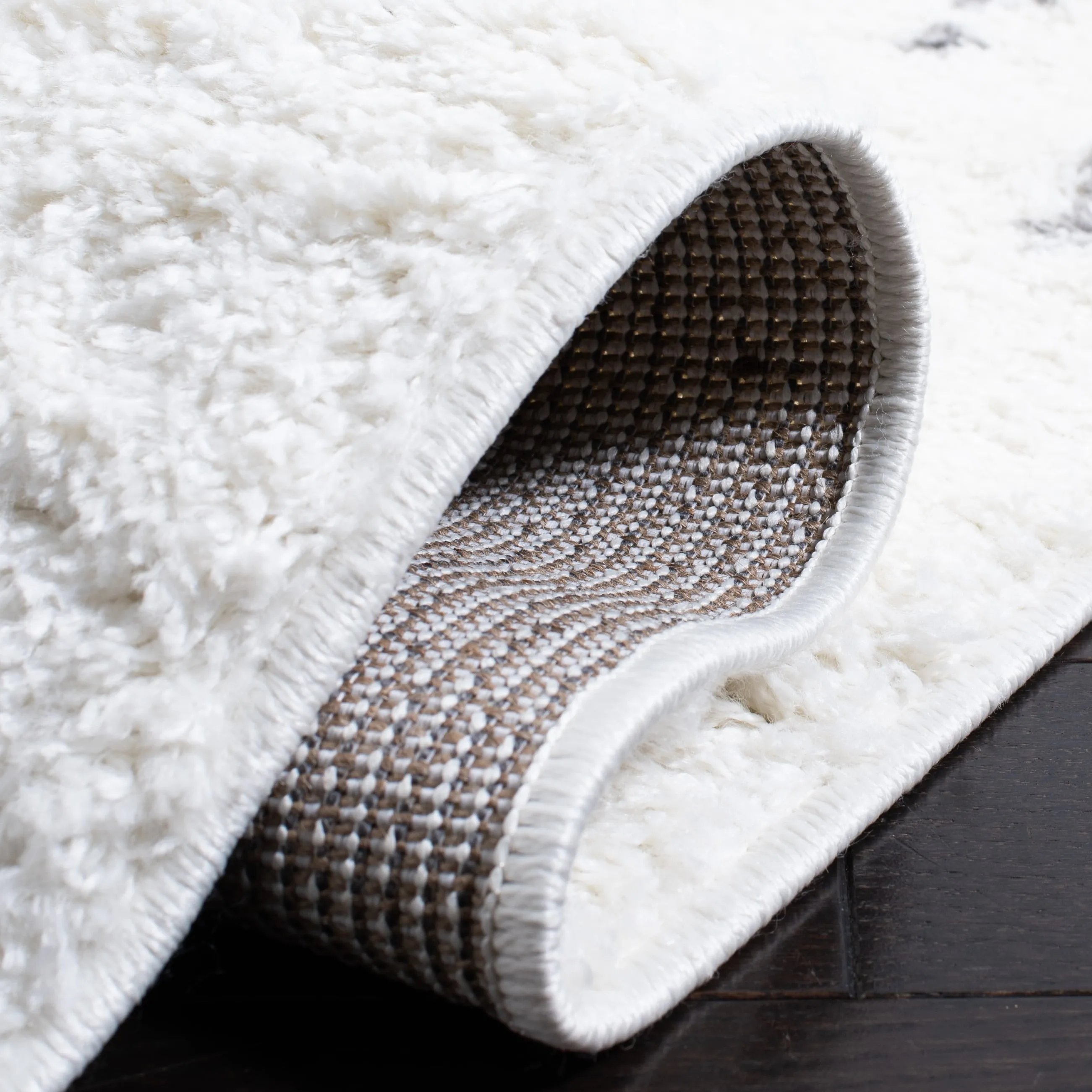 SAFAVIEH Berber Shag Ferda 1.2-inch Thick Rug