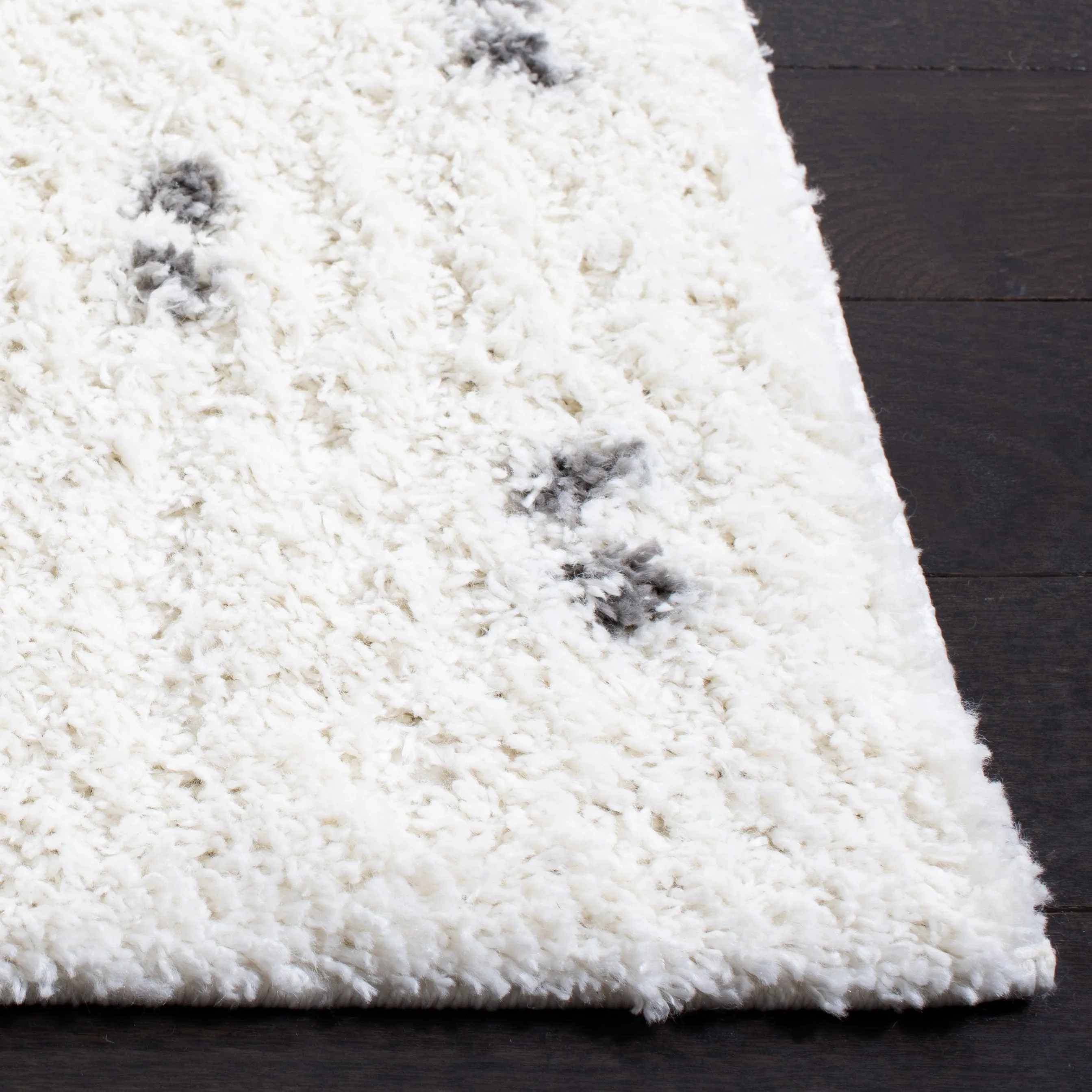 SAFAVIEH Berber Shag Ferda 1.2-inch Thick Rug