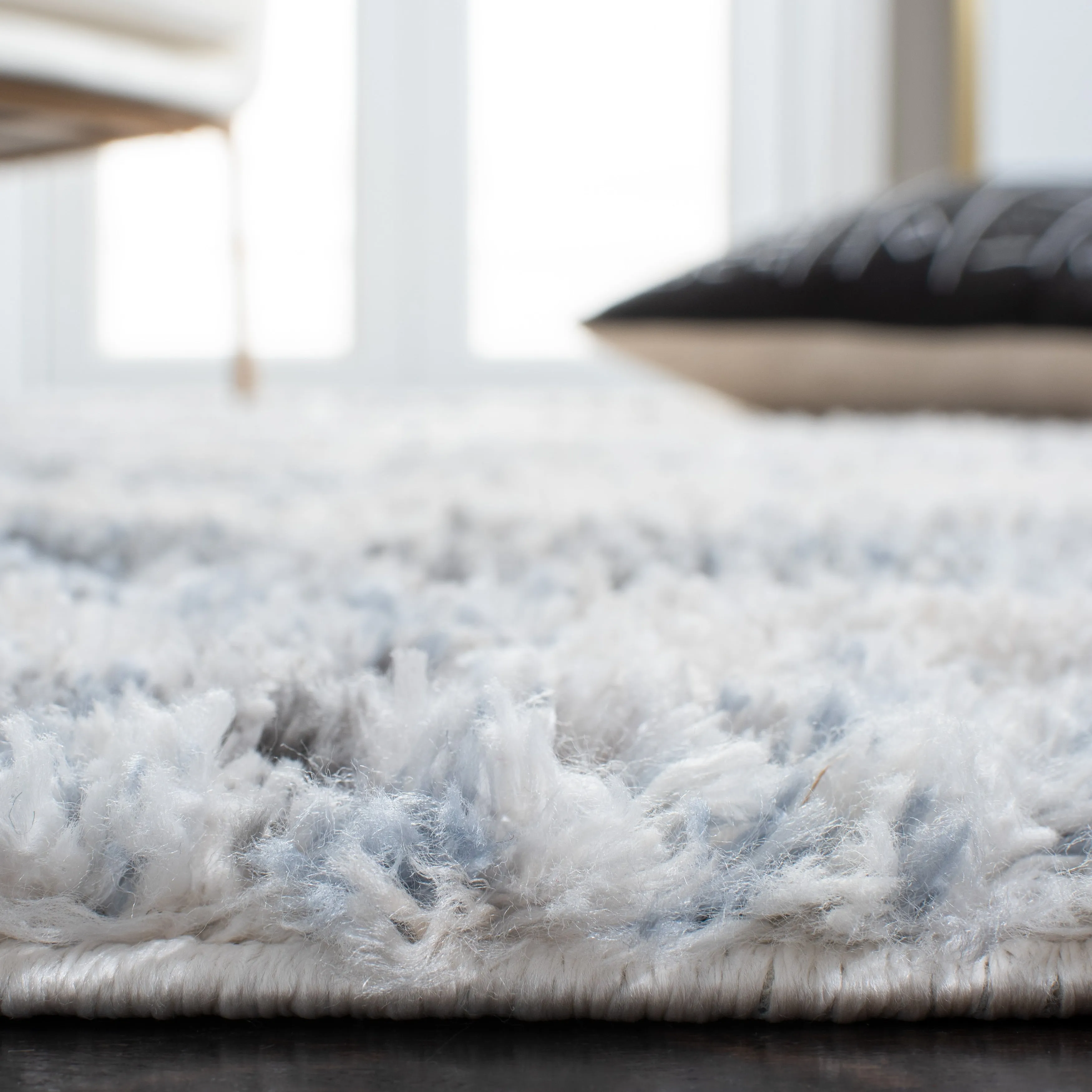 SAFAVIEH Berber Shag Fredrika Modern 1.2-inch Thick Rug