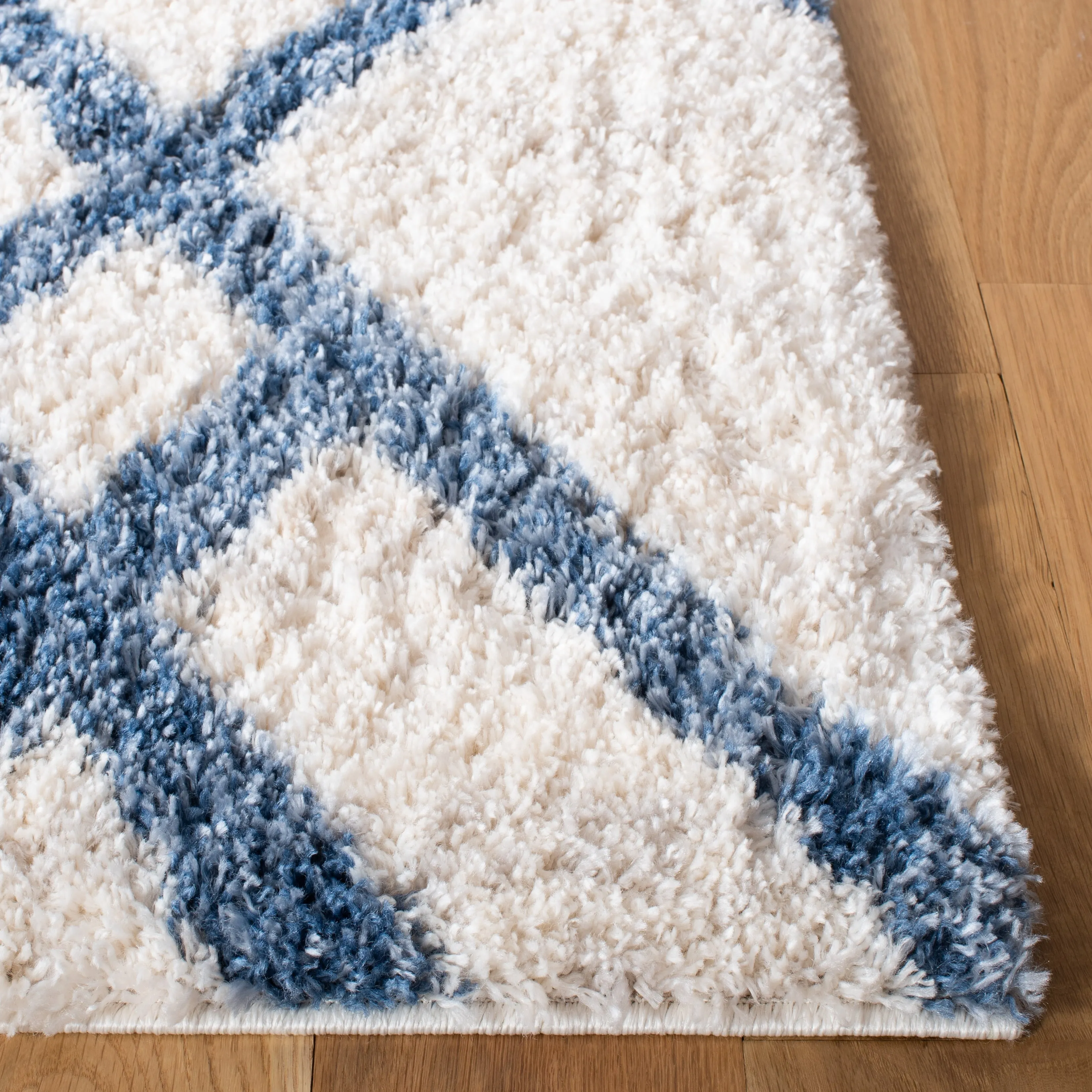 SAFAVIEH Berber Shag Janni Moroccan 1.2-inch Thick Rug