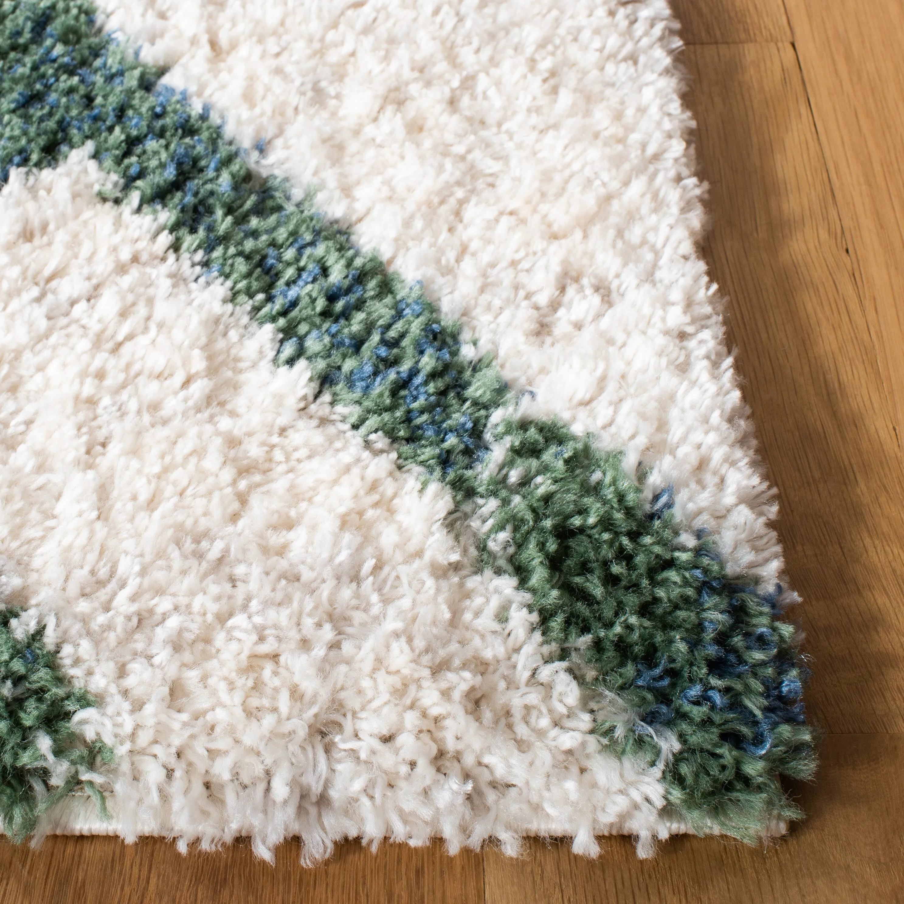 SAFAVIEH Berber Shag Janni Moroccan 1.2-inch Thick Rug