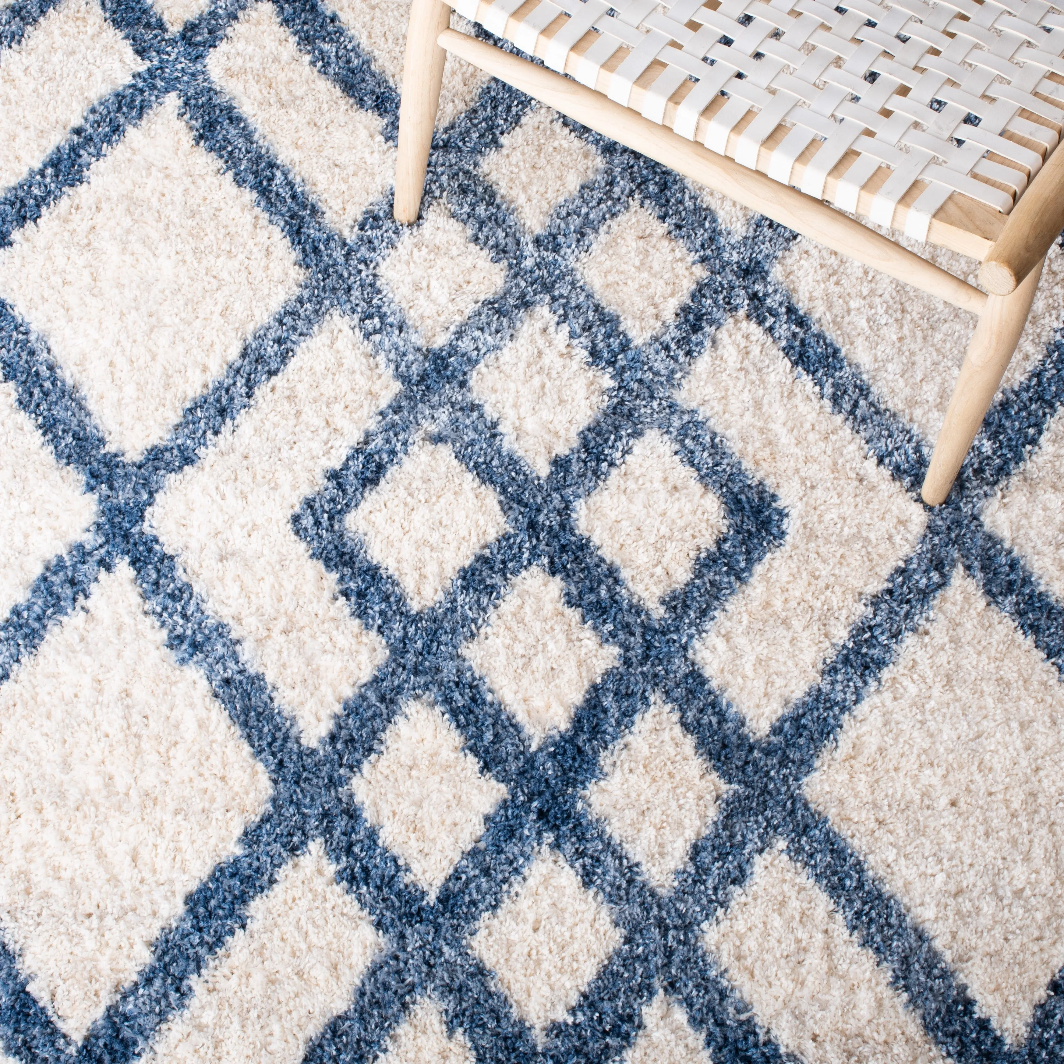 SAFAVIEH Berber Shag Janni Moroccan 1.2-inch Thick Rug