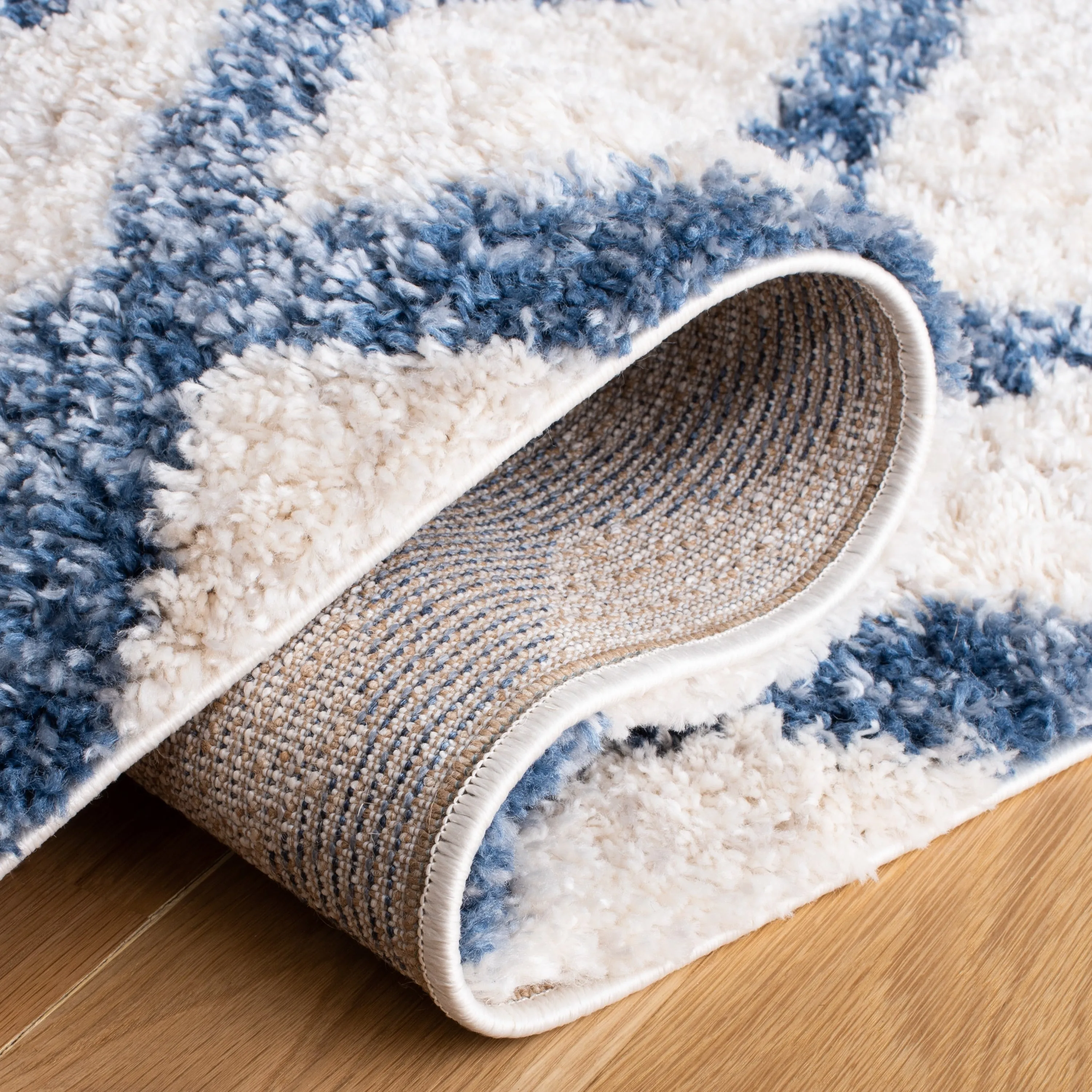 SAFAVIEH Berber Shag Janni Moroccan 1.2-inch Thick Rug