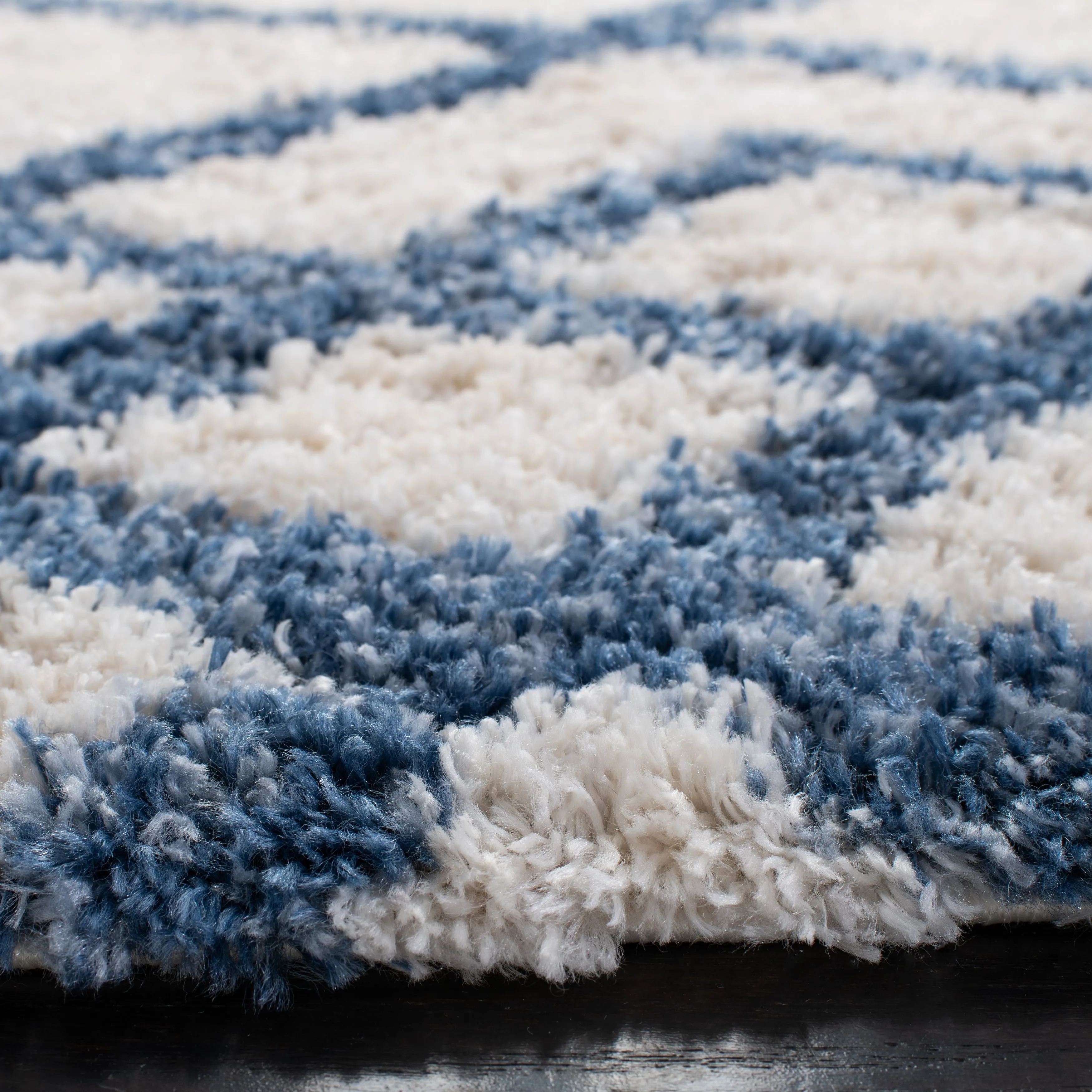 SAFAVIEH Berber Shag Janni Moroccan 1.2-inch Thick Rug