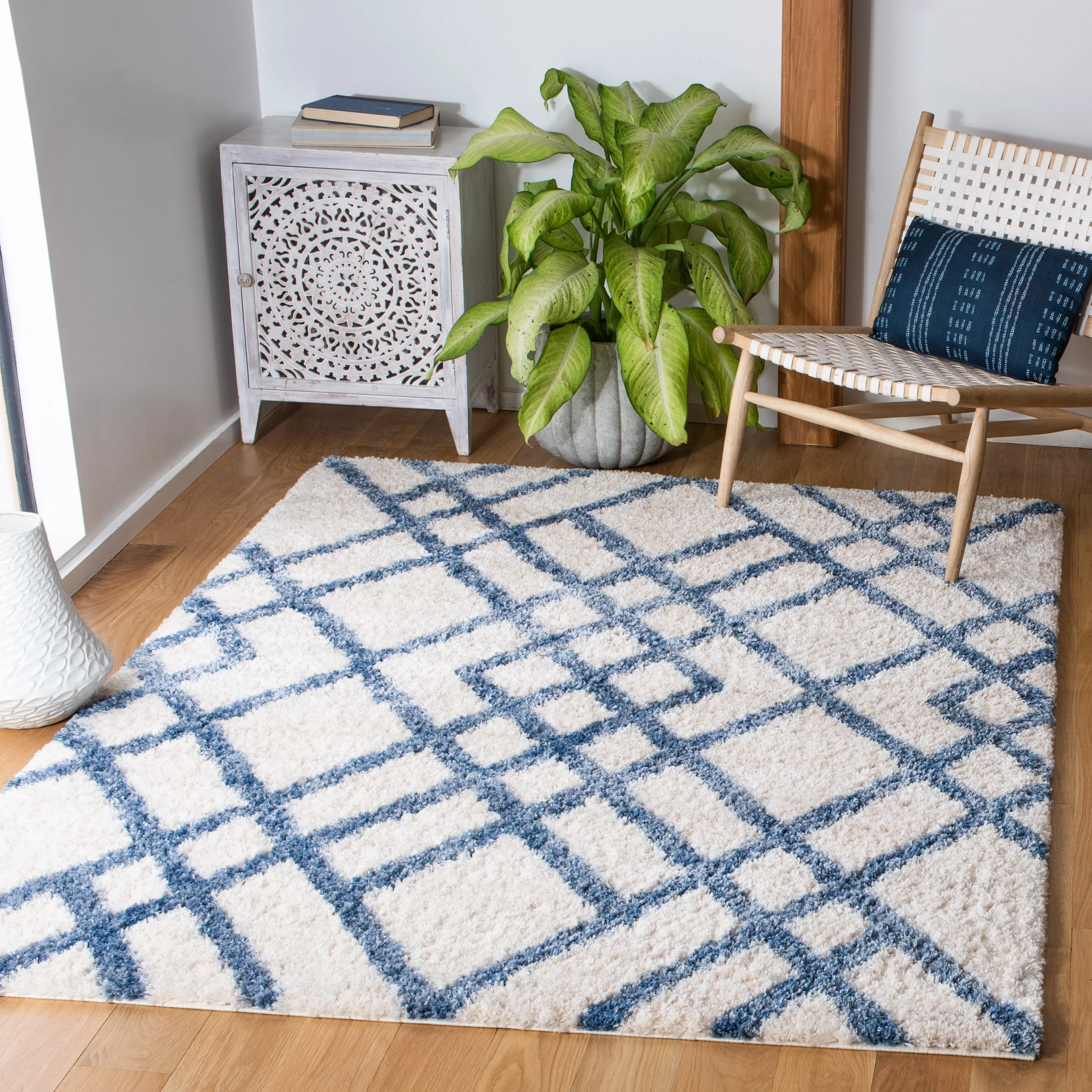 SAFAVIEH Berber Shag Janni Moroccan 1.2-inch Thick Rug