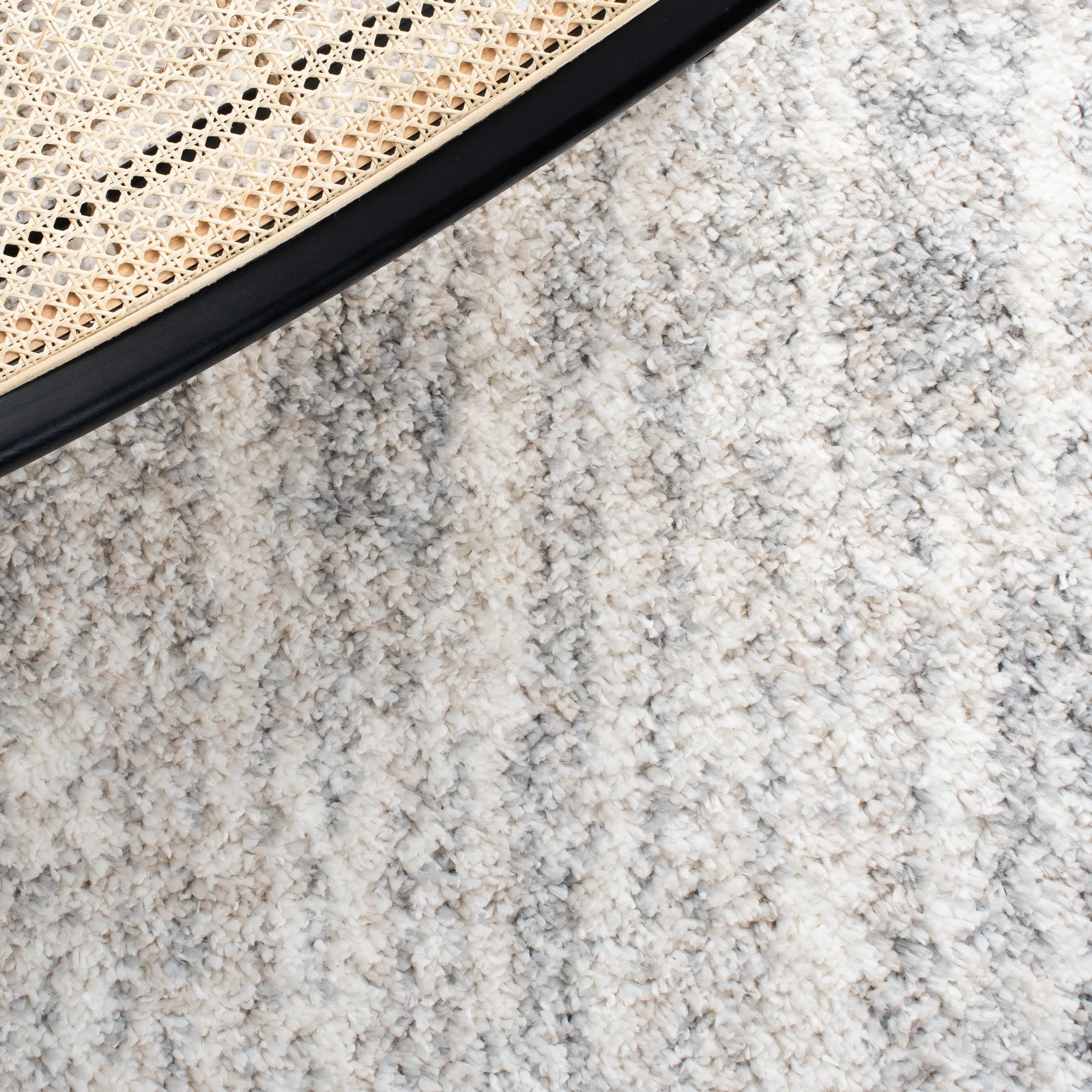 SAFAVIEH Berber Shag Maare Modern 1.2-inch Thick Rug