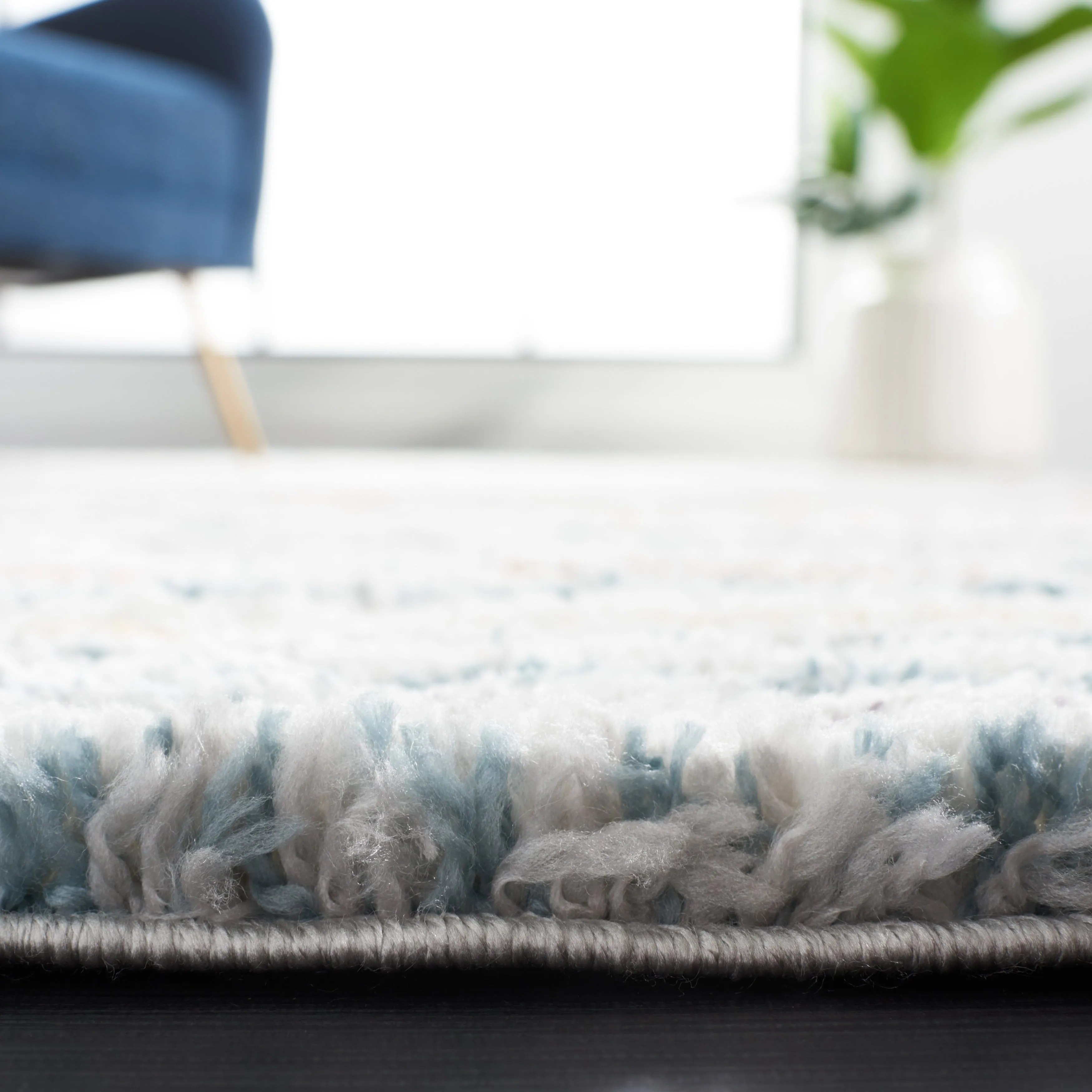 SAFAVIEH Berber Shag Mariane Rug