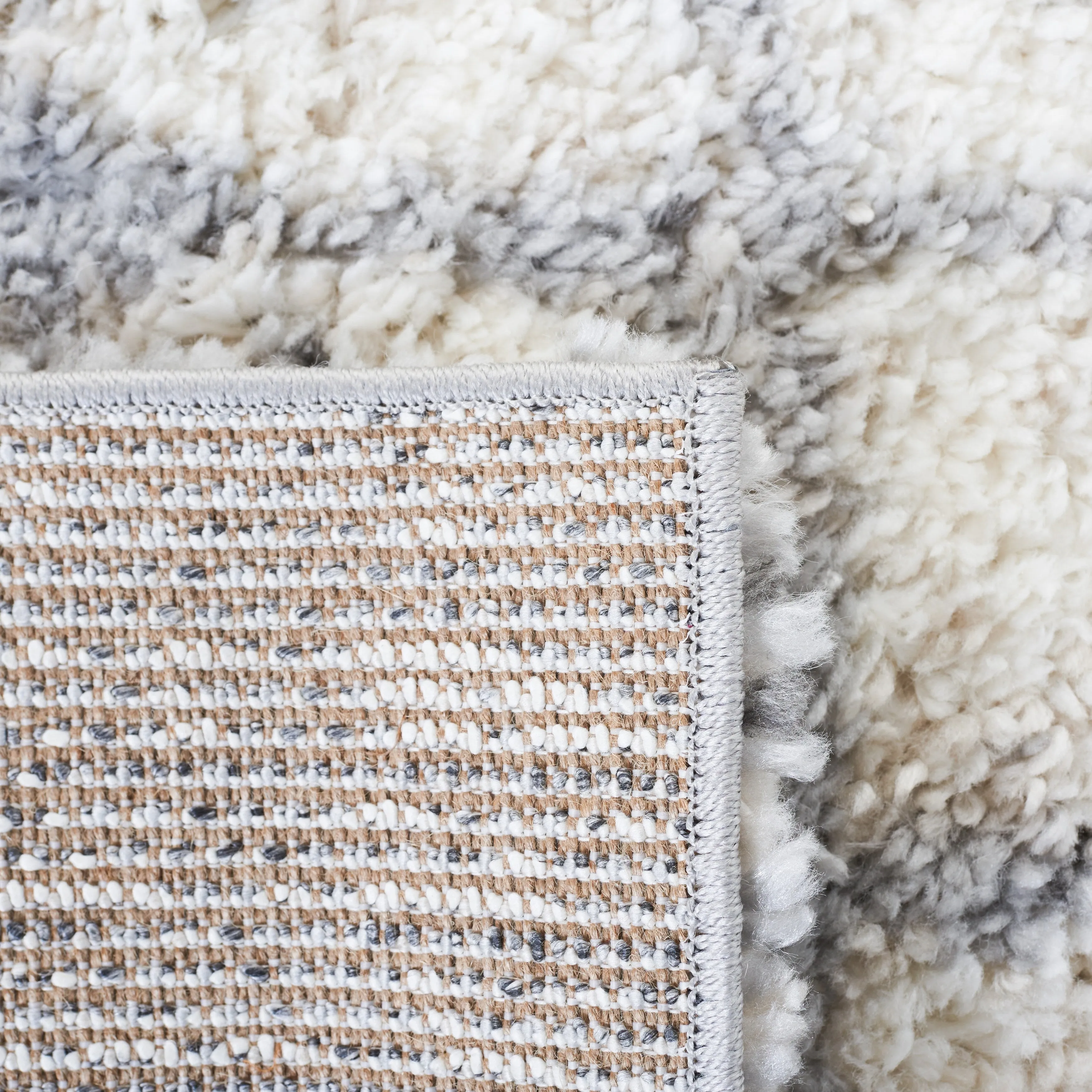 SAFAVIEH Berber Shag Noori Modern 1.2-inch Thick Rug