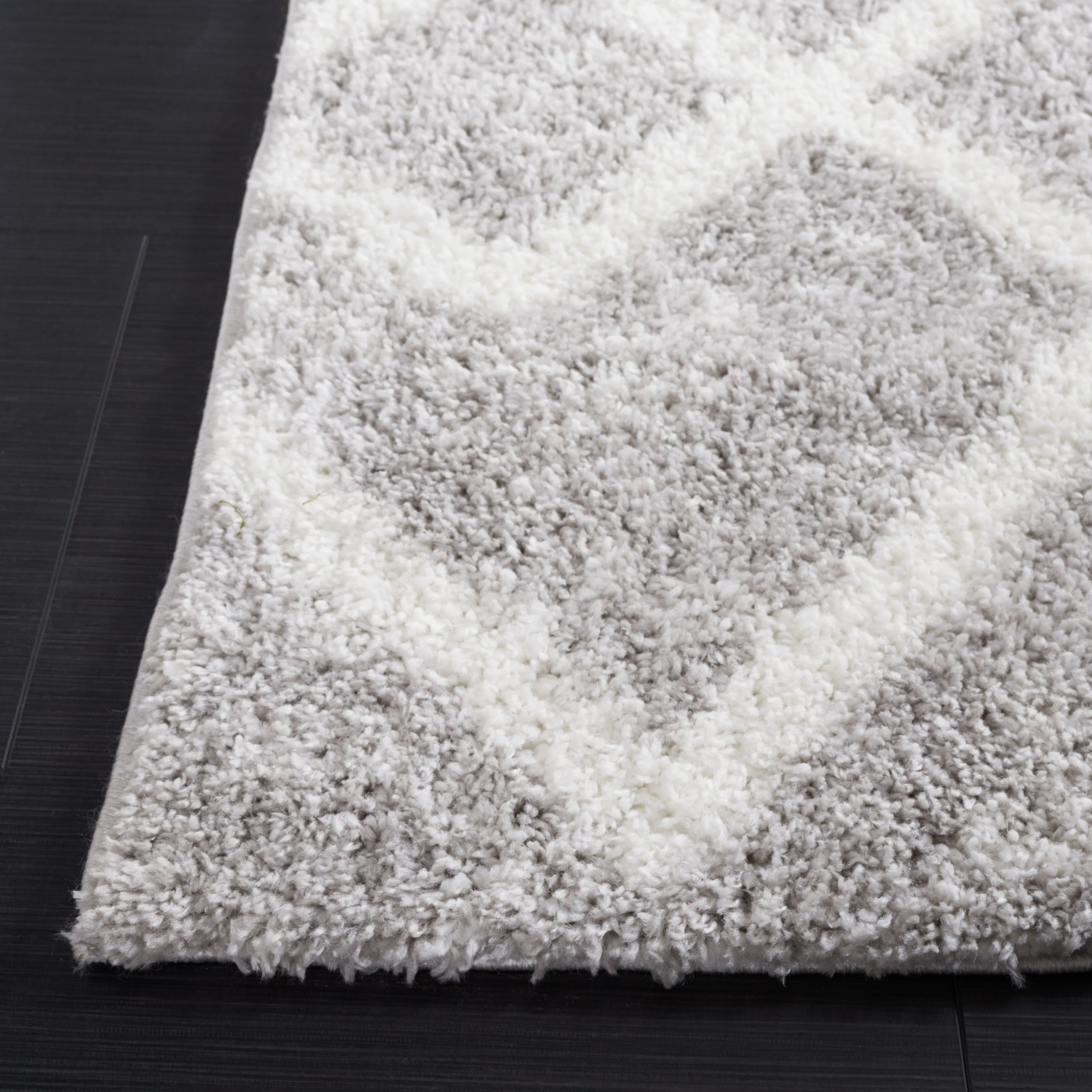 SAFAVIEH Berber Shag Veronie Moroccan Boho 1.25-inch Rug