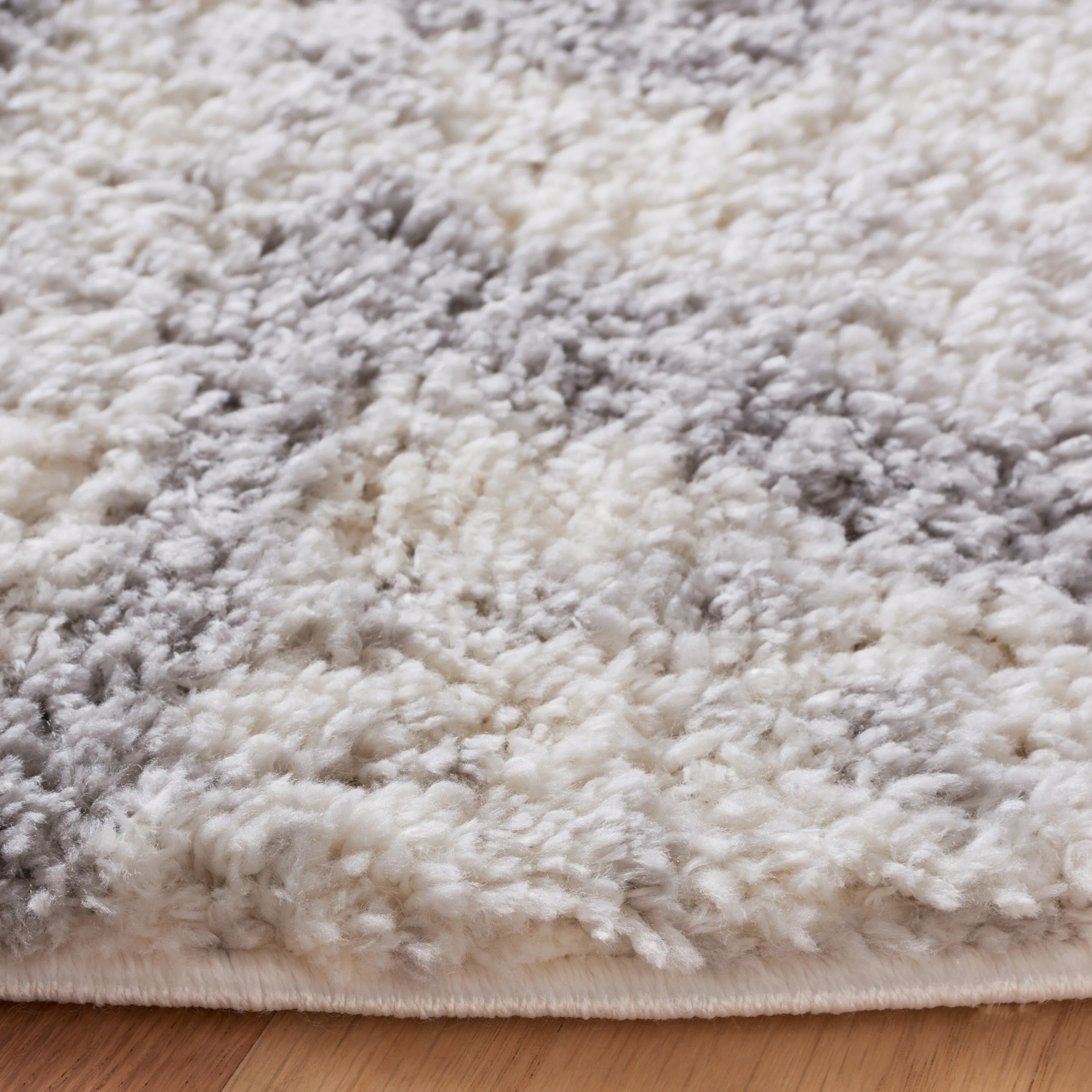 SAFAVIEH Berber Shag Veronie Moroccan Boho 1.25-inch Rug