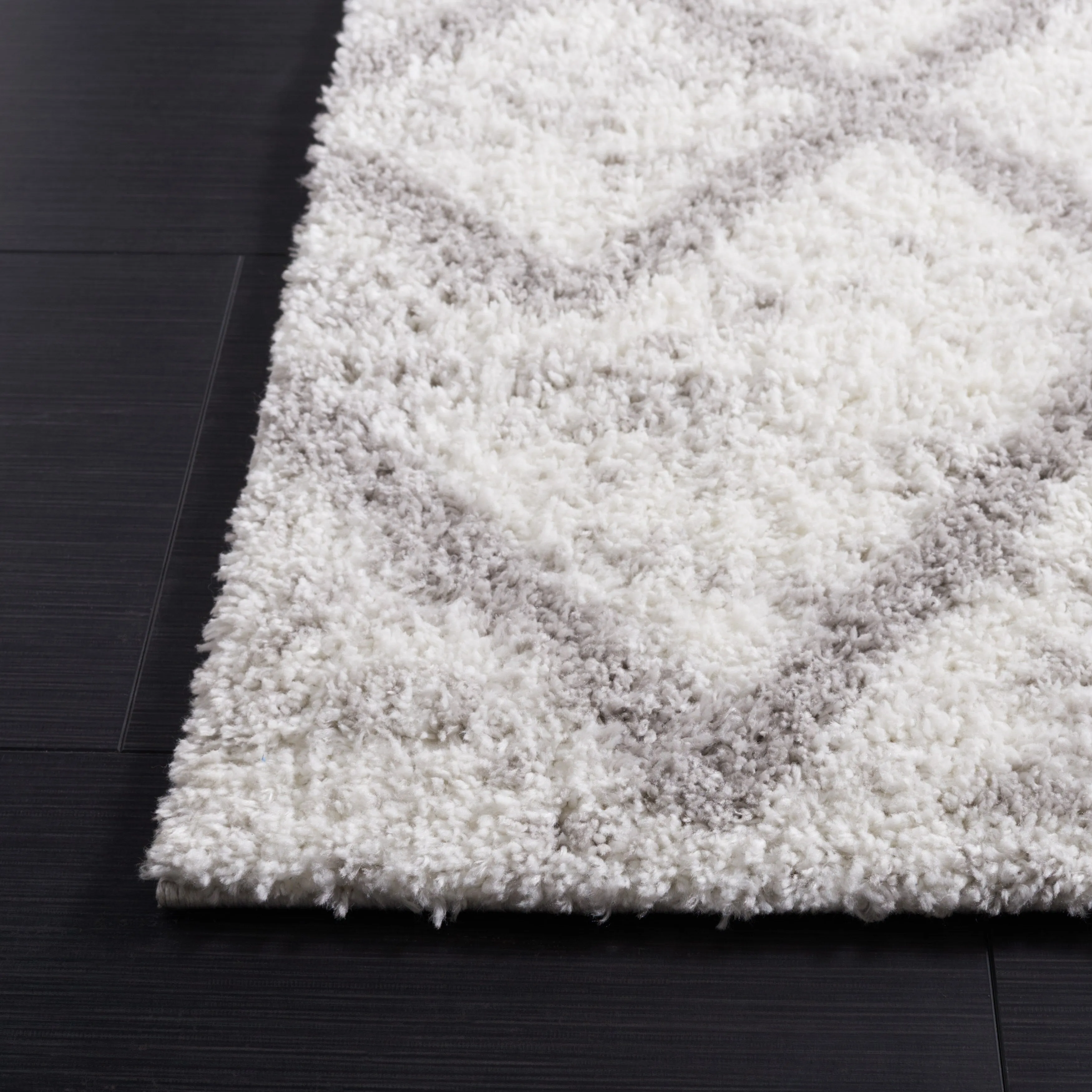 SAFAVIEH Berber Shag Veronie Moroccan Boho 1.25-inch Rug