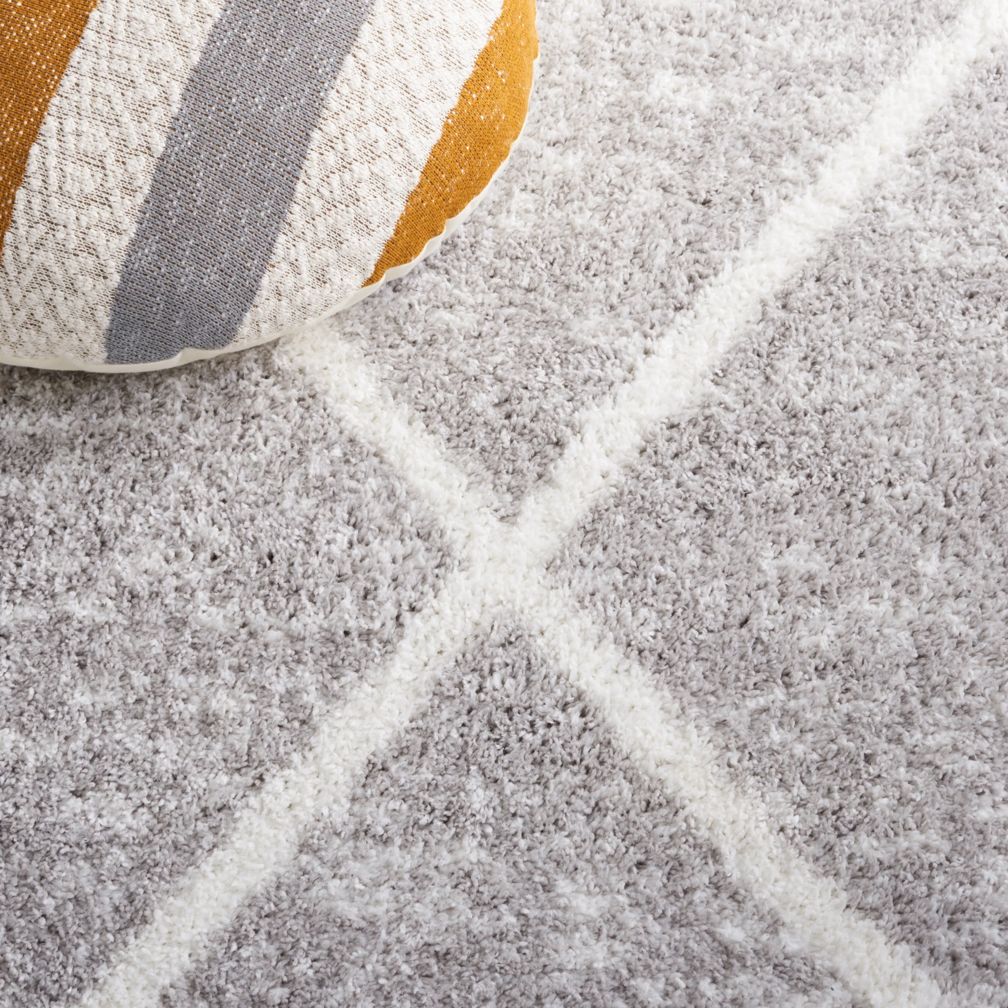 SAFAVIEH Berber Shag Veronie Moroccan Boho 1.25-inch Rug