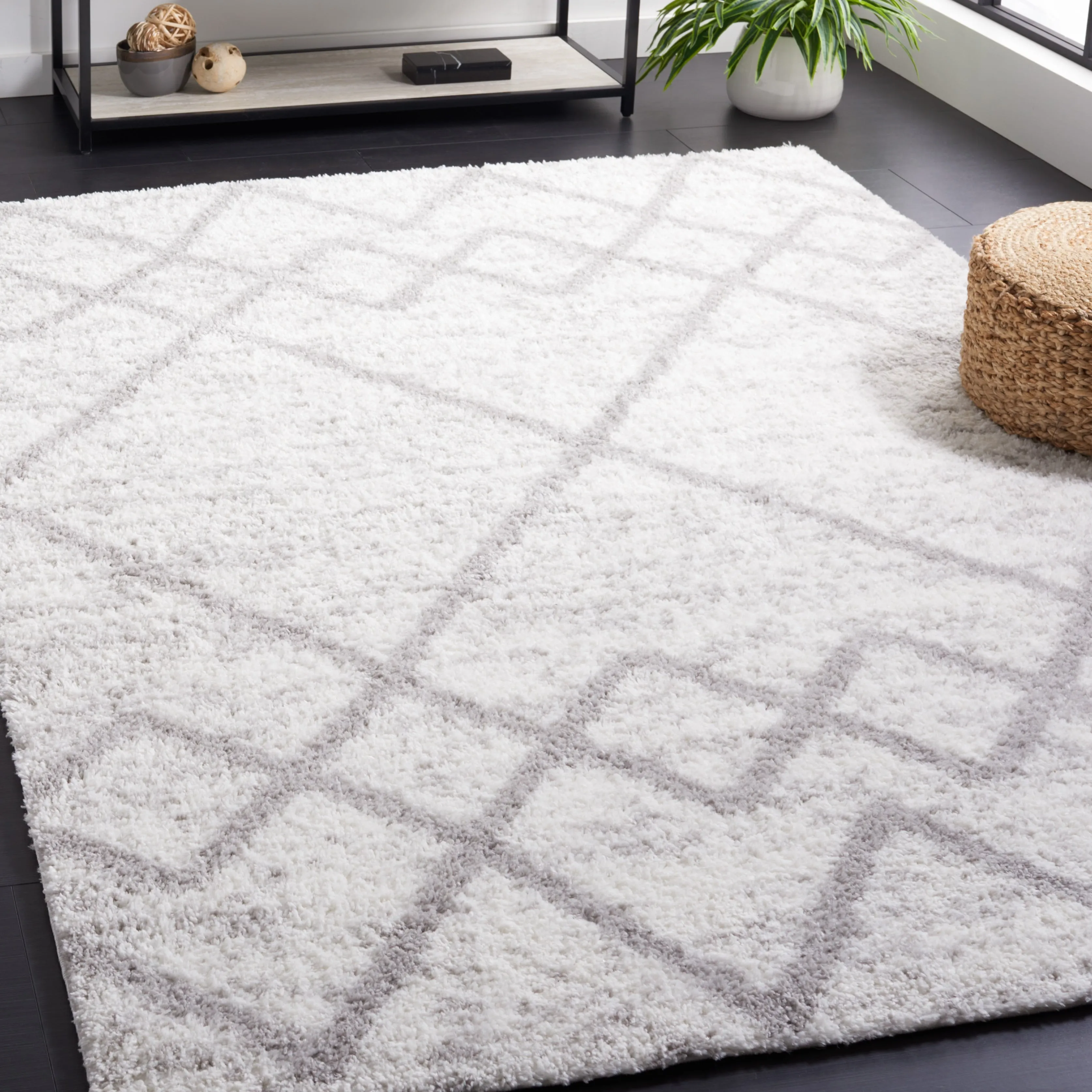 SAFAVIEH Berber Shag Veronie Moroccan Boho 1.25-inch Rug