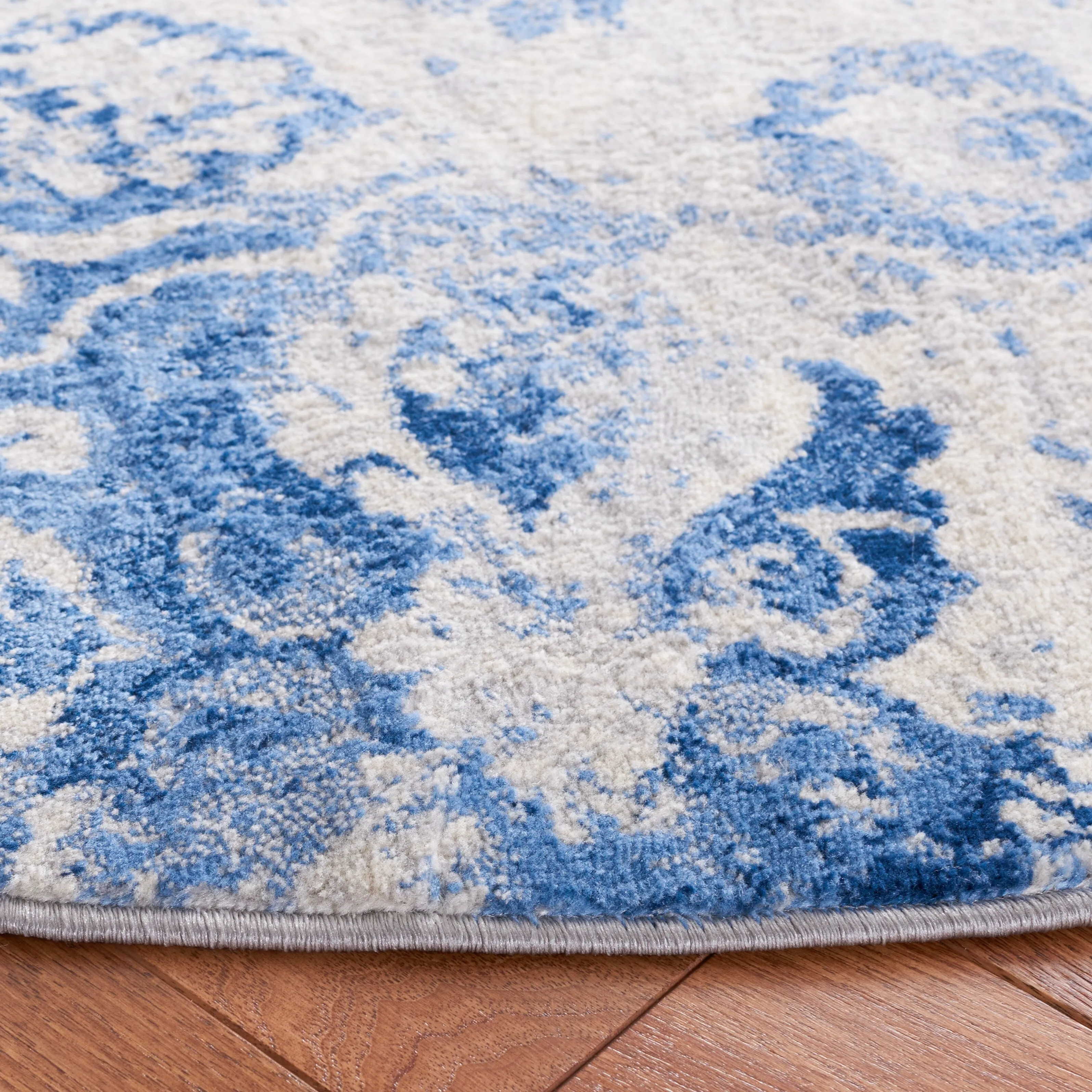 SAFAVIEH Brentwood Siru Traditional Rug