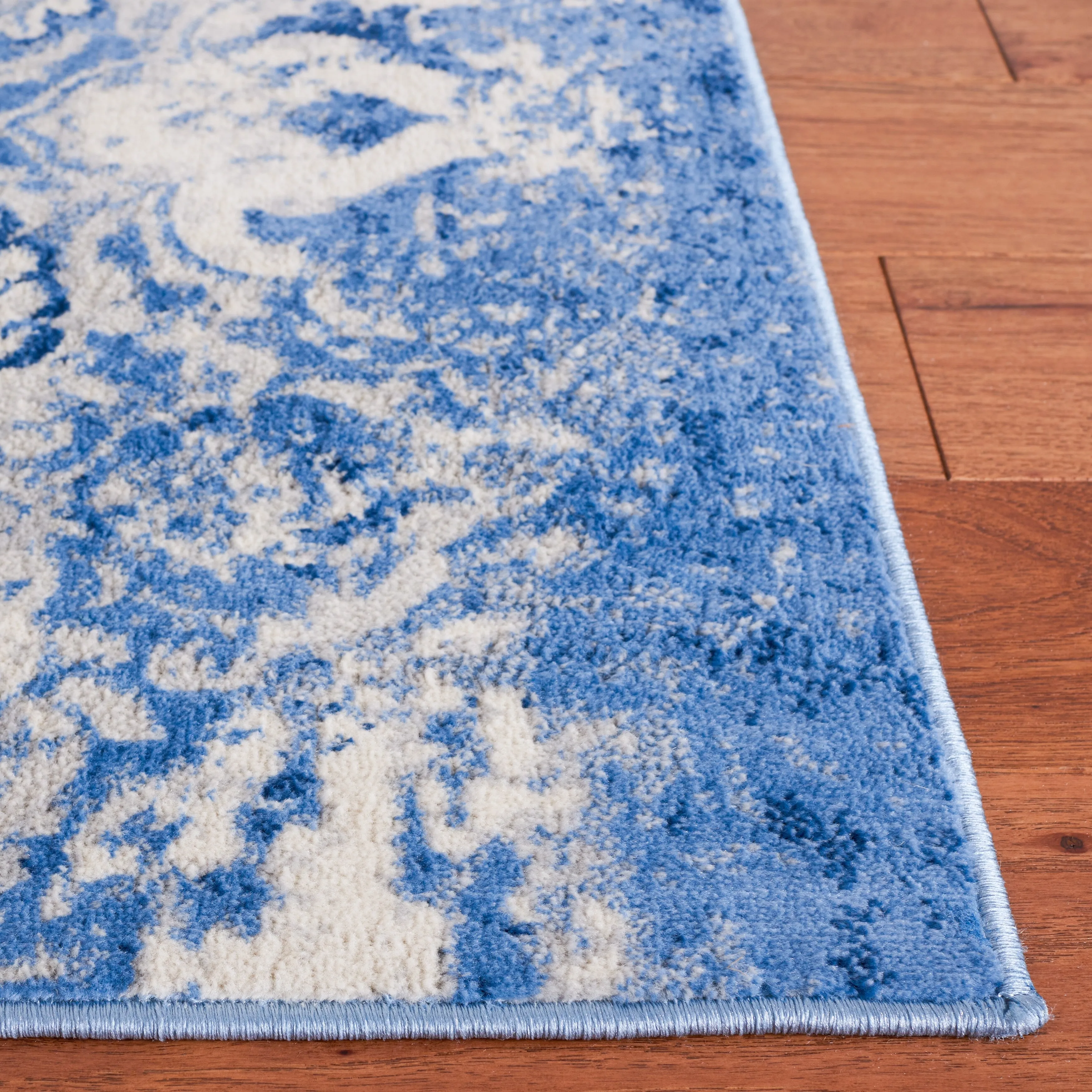 SAFAVIEH Brentwood Siru Traditional Rug